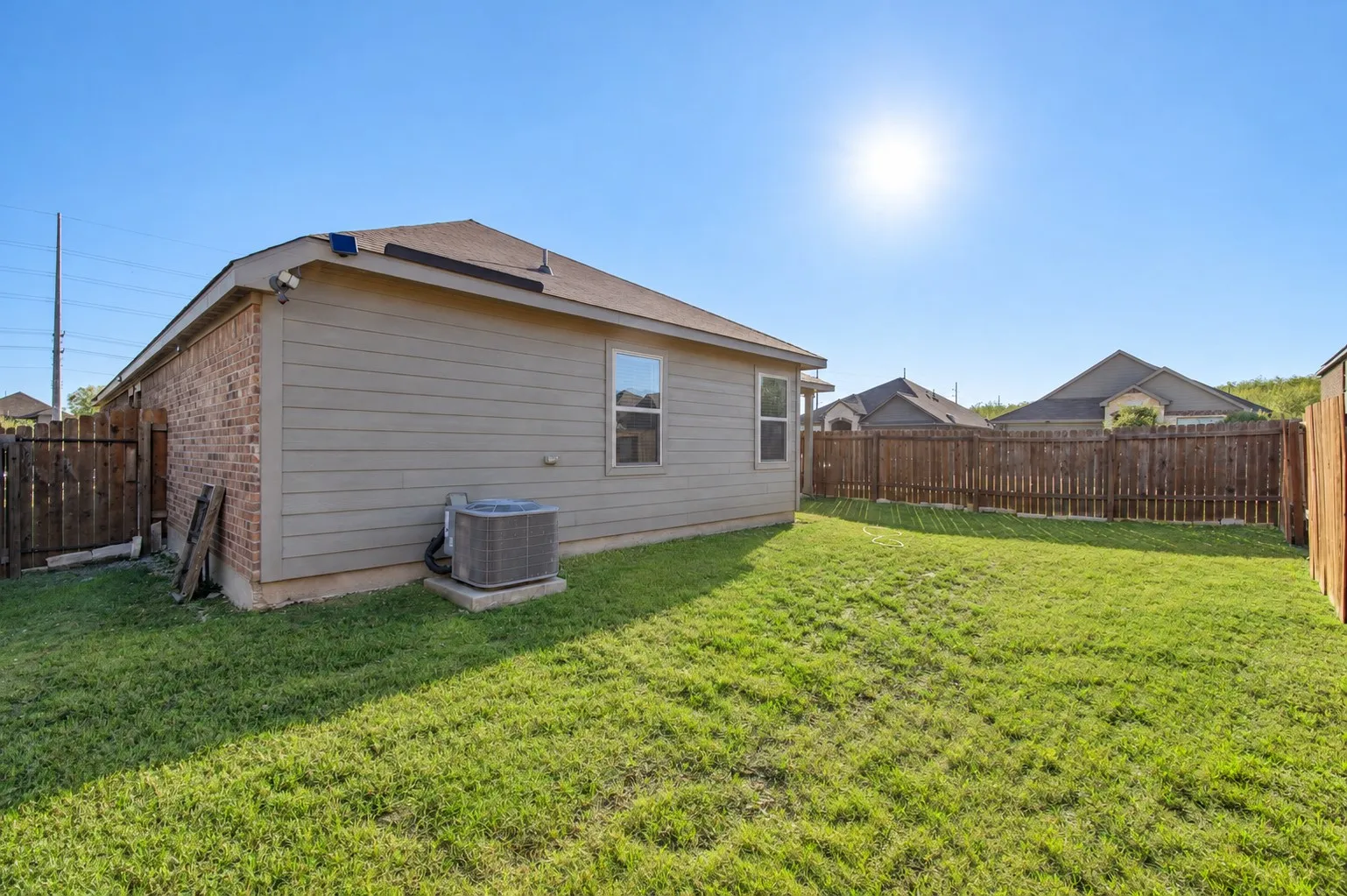 Single Family Residence For Sale in Denton County , 717 Lansman Trail, Denton, Texas 76207, 2 Bedroom, 2 Bathroom, 2 Garage spaces, 1,927 Sqft, built in 2019, mls#21407685, Real Estate Agent in Denton, Homes For Sale in Denton county, Homes For Sale in Denton, Realtor in Denton Texas, Real Estate Brokerage Independent Realty Texas, Luminita Cordes Realtor