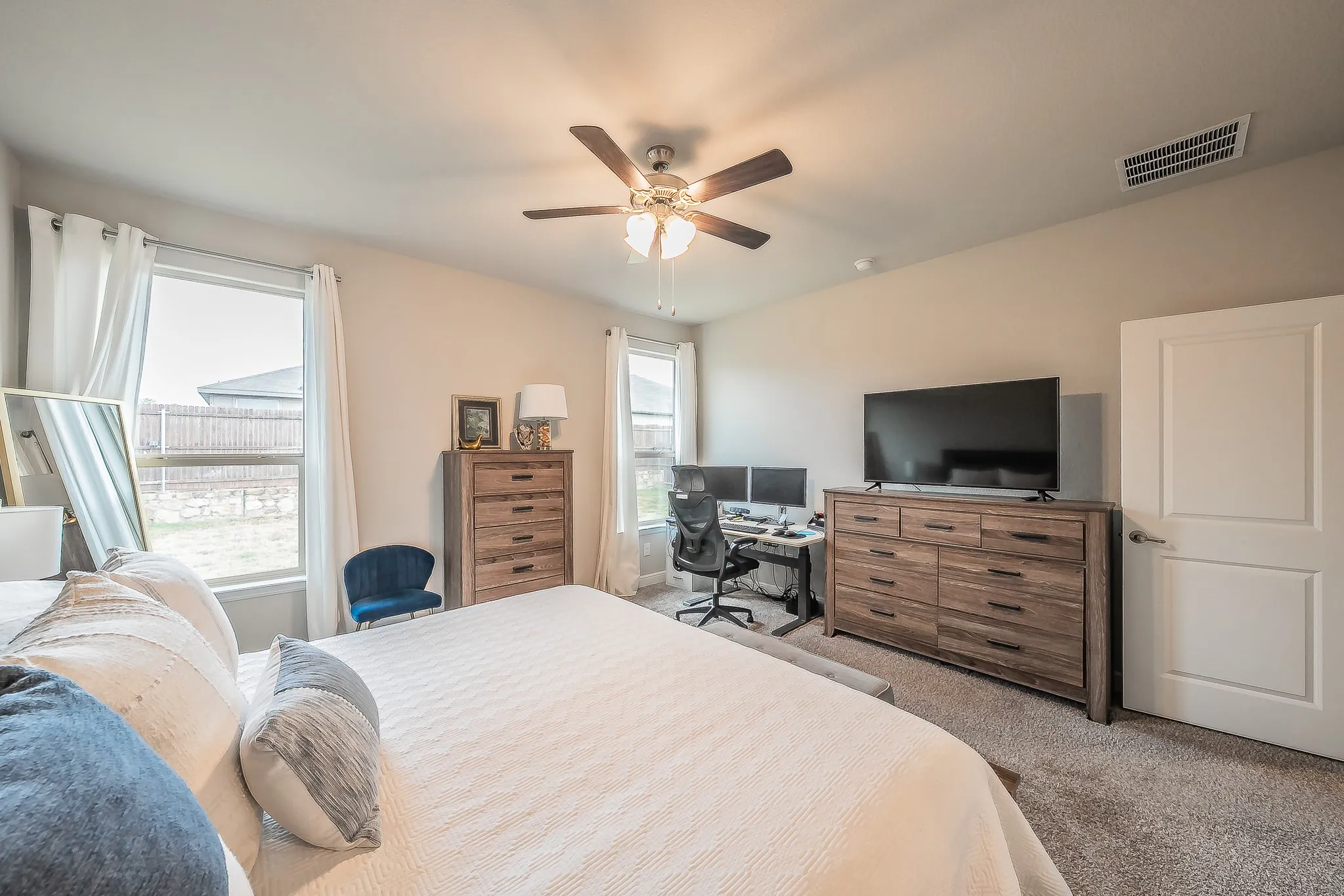 Single Family Residence For Rent in Denton County , 737 Blackhorse Trail, Fort Worth, Texas 76247, 4 Bedroom, 2 Bathroom, 2 Garage spaces, 1,664 Sqft, built in 2022, mls#21406553, Real Estate Agent in Fort Worth, Homes For Rent in Denton county, Homes For Rent in Fort Worth, Realtor in Fort Worth Texas, Real Estate Brokerage Independent Realty Texas, Luminita Cordes Realtor