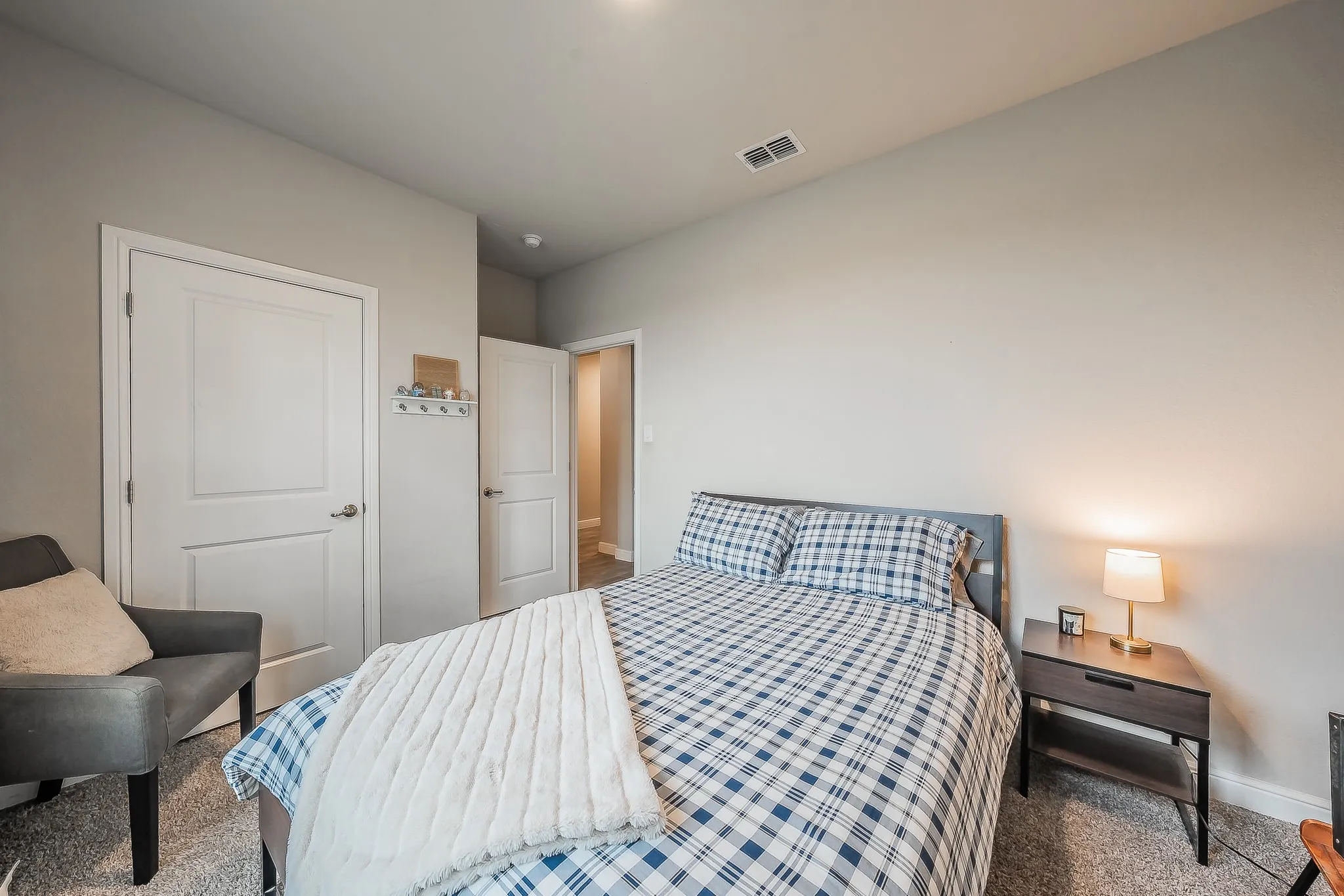Single Family Residence For Rent in Denton County , 737 Blackhorse Trail, Fort Worth, Texas 76247, 4 Bedroom, 2 Bathroom, 2 Garage spaces, 1,664 Sqft, built in 2022, mls#21406553, Real Estate Agent in Fort Worth, Homes For Rent in Denton county, Homes For Rent in Fort Worth, Realtor in Fort Worth Texas, Real Estate Brokerage Independent Realty Texas, Luminita Cordes Realtor