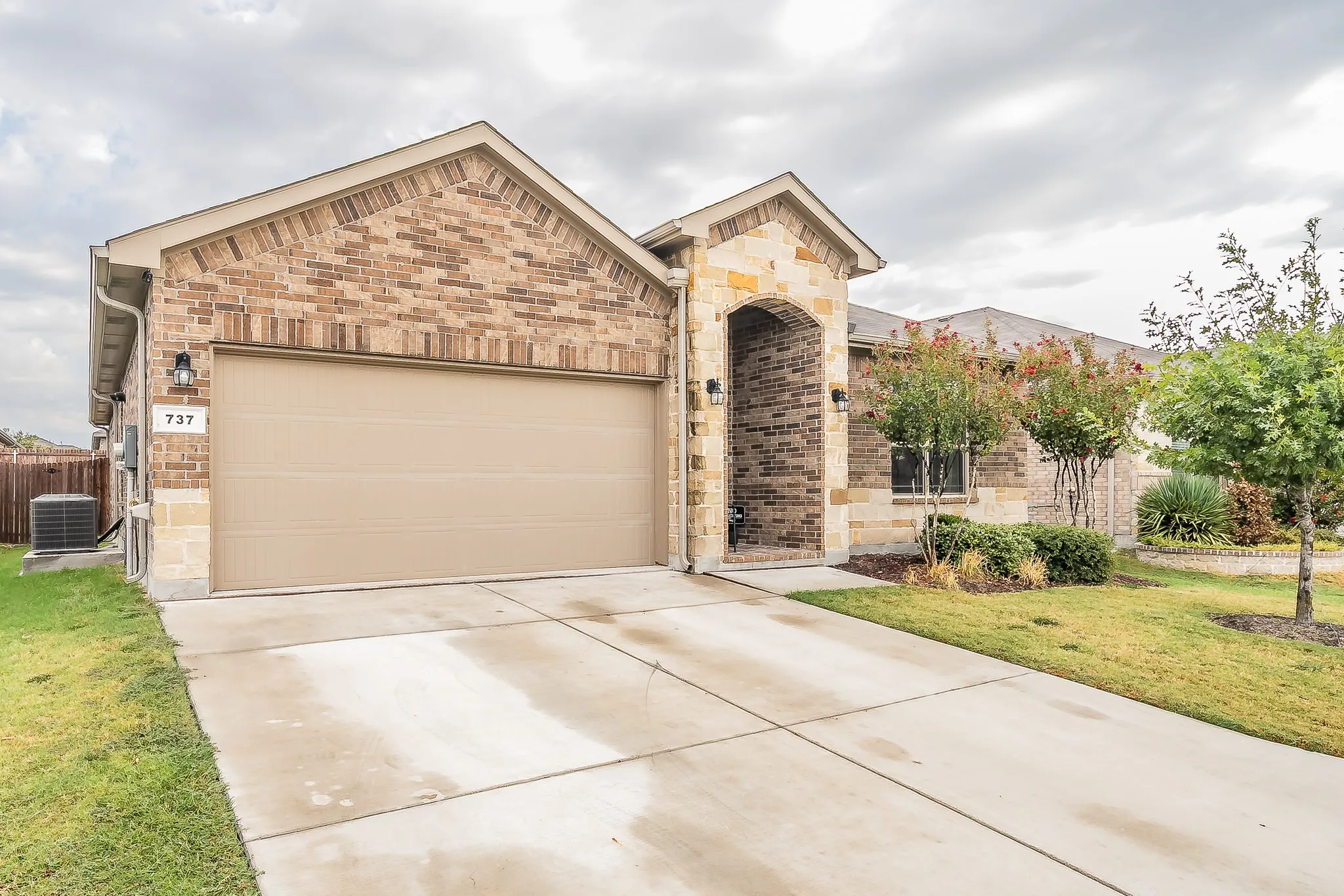 Single Family Residence For Rent in Denton County , 737 Blackhorse Trail, Fort Worth, Texas 76247, 4 Bedroom, 2 Bathroom, 2 Garage spaces, 1,664 Sqft, built in 2022, mls#21406553, Real Estate Agent in Fort Worth, Homes For Rent in Denton county, Homes For Rent in Fort Worth, Realtor in Fort Worth Texas, Real Estate Brokerage Independent Realty Texas, Luminita Cordes Realtor