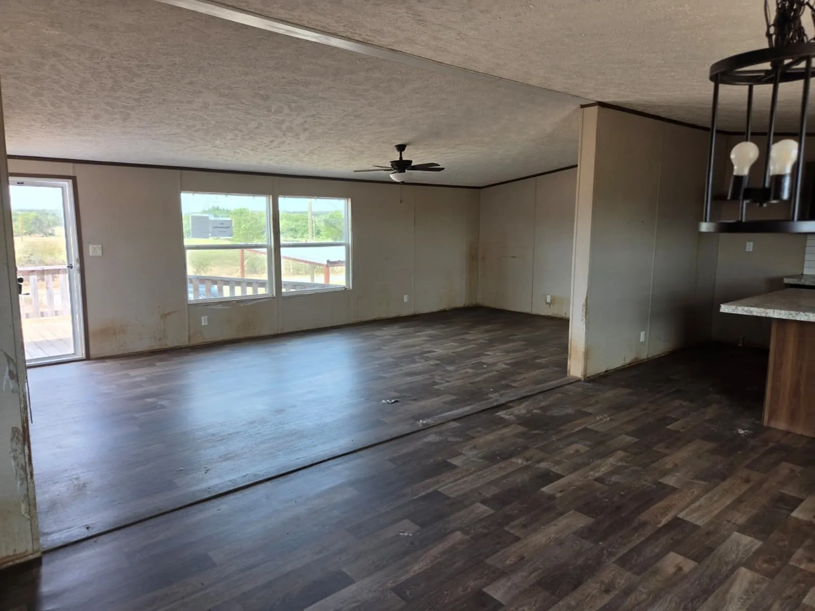 Mobile Home For Sale in Wise County , 359 County Road 4791, Boyd, Texas 76023, 5 Bedroom, 3 Bathroom, Garage spaces, 2,001 Sqft, built in 2023, mls#21407688, Real Estate Agent in Boyd, Homes For Sale in Wise county, Homes For Sale in Boyd, Realtor in Boyd Texas, Real Estate Brokerage Independent Realty Texas, Luminita Cordes Realtor