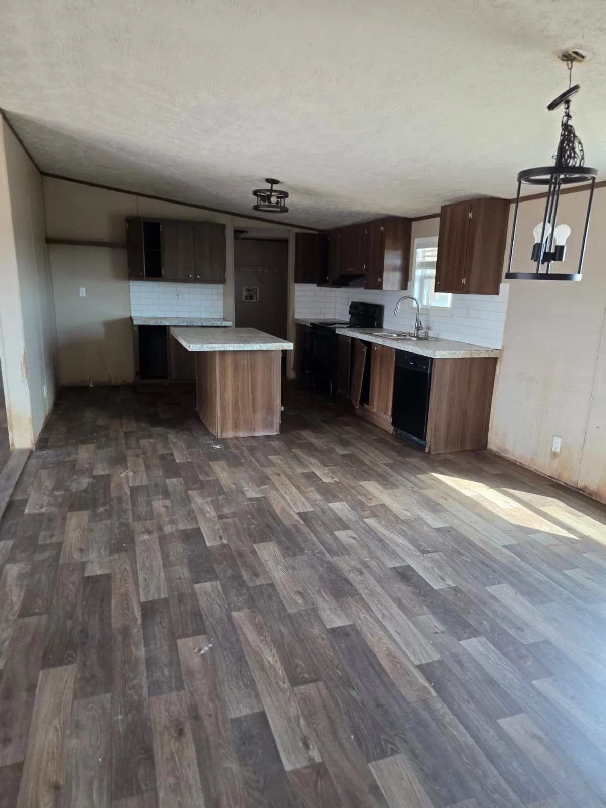 Mobile Home For Sale in Wise County , 359 County Road 4791, Boyd, Texas 76023, 5 Bedroom, 3 Bathroom, Garage spaces, 2,001 Sqft, built in 2023, mls#21407688, Real Estate Agent in Boyd, Homes For Sale in Wise county, Homes For Sale in Boyd, Realtor in Boyd Texas, Real Estate Brokerage Independent Realty Texas, Luminita Cordes Realtor