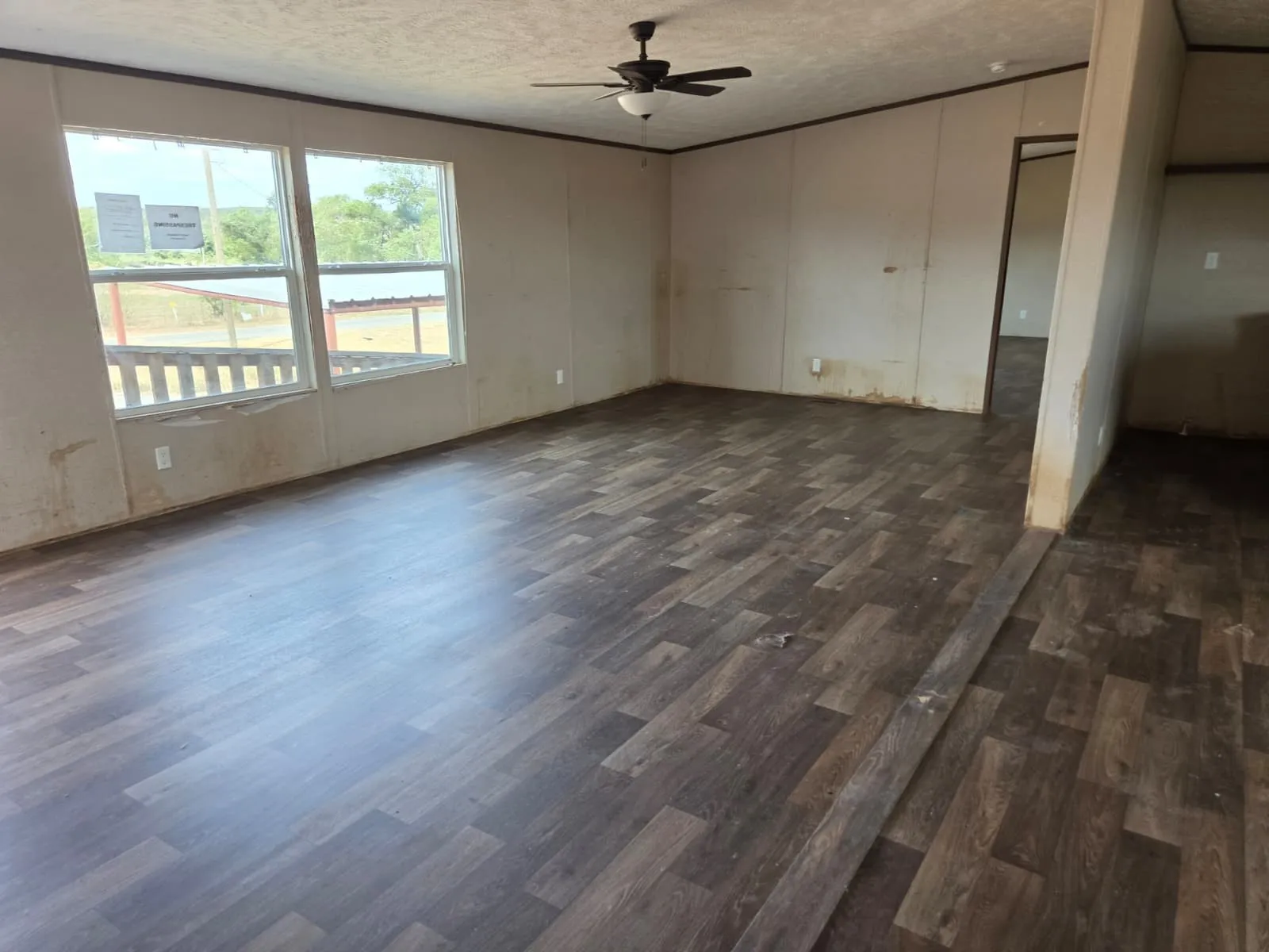 Mobile Home For Sale in Wise County , 359 County Road 4791, Boyd, Texas 76023, 5 Bedroom, 3 Bathroom, Garage spaces, 2,001 Sqft, built in 2023, mls#21407688, Real Estate Agent in Boyd, Homes For Sale in Wise county, Homes For Sale in Boyd, Realtor in Boyd Texas, Real Estate Brokerage Independent Realty Texas, Luminita Cordes Realtor