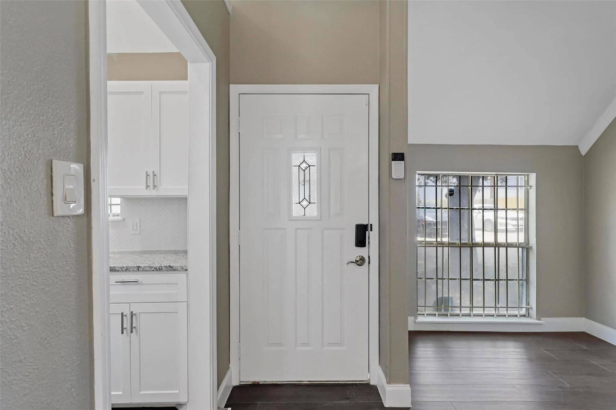 Townhouse For Sale in Tarrant County , 1444 Weiler Boulevard, Fort Worth, Texas 76112, 2 Bedroom, 2 Bathroom, Garage spaces, 954 Sqft, built in 1978, mls#21407689, Real Estate Agent in Fort Worth, Homes For Sale in Tarrant county, Homes For Sale in Fort Worth, Realtor in Fort Worth Texas, Real Estate Brokerage Independent Realty Texas, Luminita Cordes Realtor