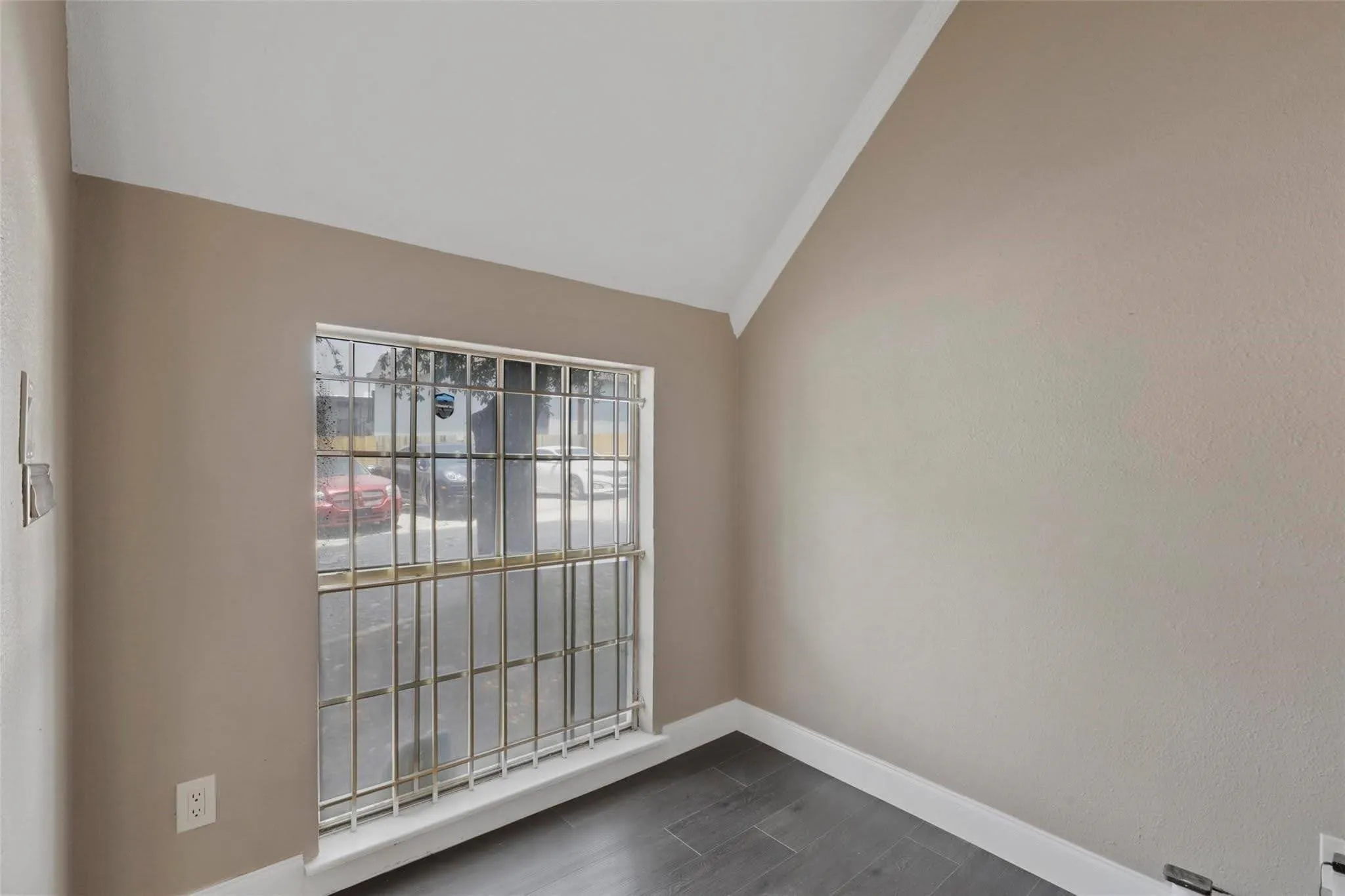 Townhouse For Sale in Tarrant County , 1444 Weiler Boulevard, Fort Worth, Texas 76112, 2 Bedroom, 2 Bathroom, Garage spaces, 954 Sqft, built in 1978, mls#21407689, Real Estate Agent in Fort Worth, Homes For Sale in Tarrant county, Homes For Sale in Fort Worth, Realtor in Fort Worth Texas, Real Estate Brokerage Independent Realty Texas, Luminita Cordes Realtor