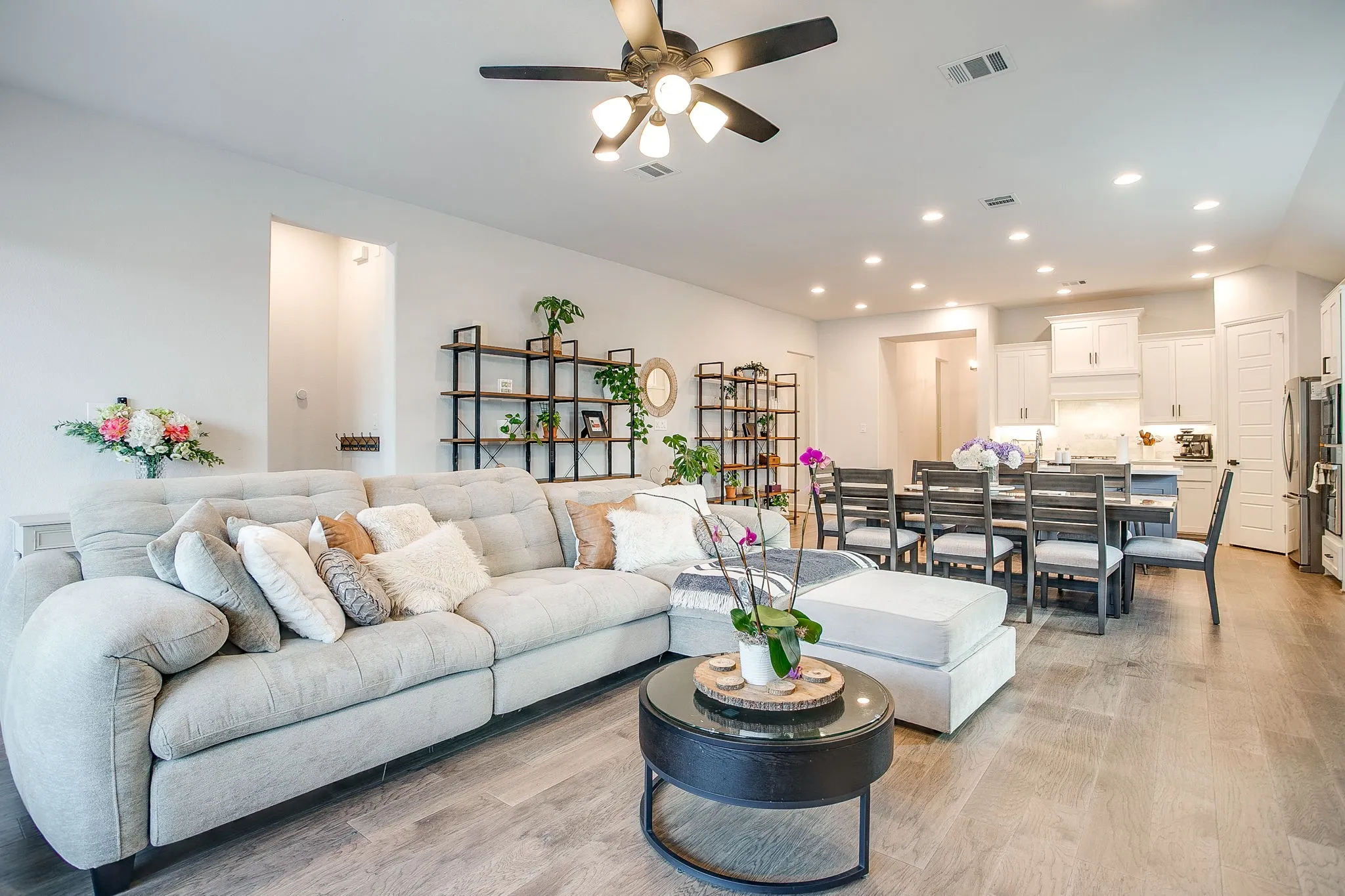 Single Family Residence For Sale in Tarrant County , 5736 Lake Jackson Drive, Fort Worth, Texas 76126, 4 Bedroom, 4 Bathroom, 3 Garage spaces, 2,694 Sqft, built in 2021, mls#21407548, Real Estate Agent in Fort Worth, Homes For Sale in Tarrant county, Homes For Sale in Fort Worth, Realtor in Fort Worth Texas, Real Estate Brokerage Independent Realty Texas, Luminita Cordes Realtor