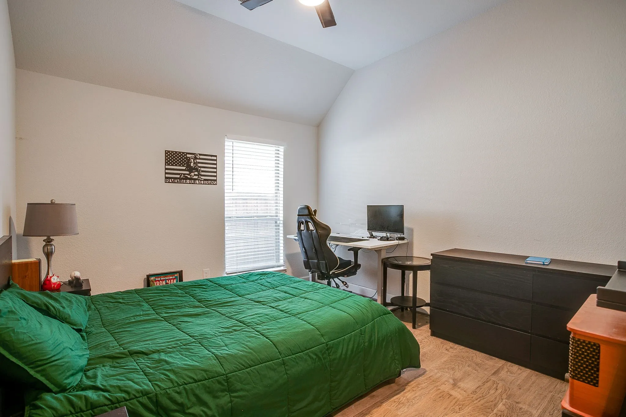 Single Family Residence For Sale in Tarrant County , 5736 Lake Jackson Drive, Fort Worth, Texas 76126, 4 Bedroom, 4 Bathroom, 3 Garage spaces, 2,694 Sqft, built in 2021, mls#21407548, Real Estate Agent in Fort Worth, Homes For Sale in Tarrant county, Homes For Sale in Fort Worth, Realtor in Fort Worth Texas, Real Estate Brokerage Independent Realty Texas, Luminita Cordes Realtor