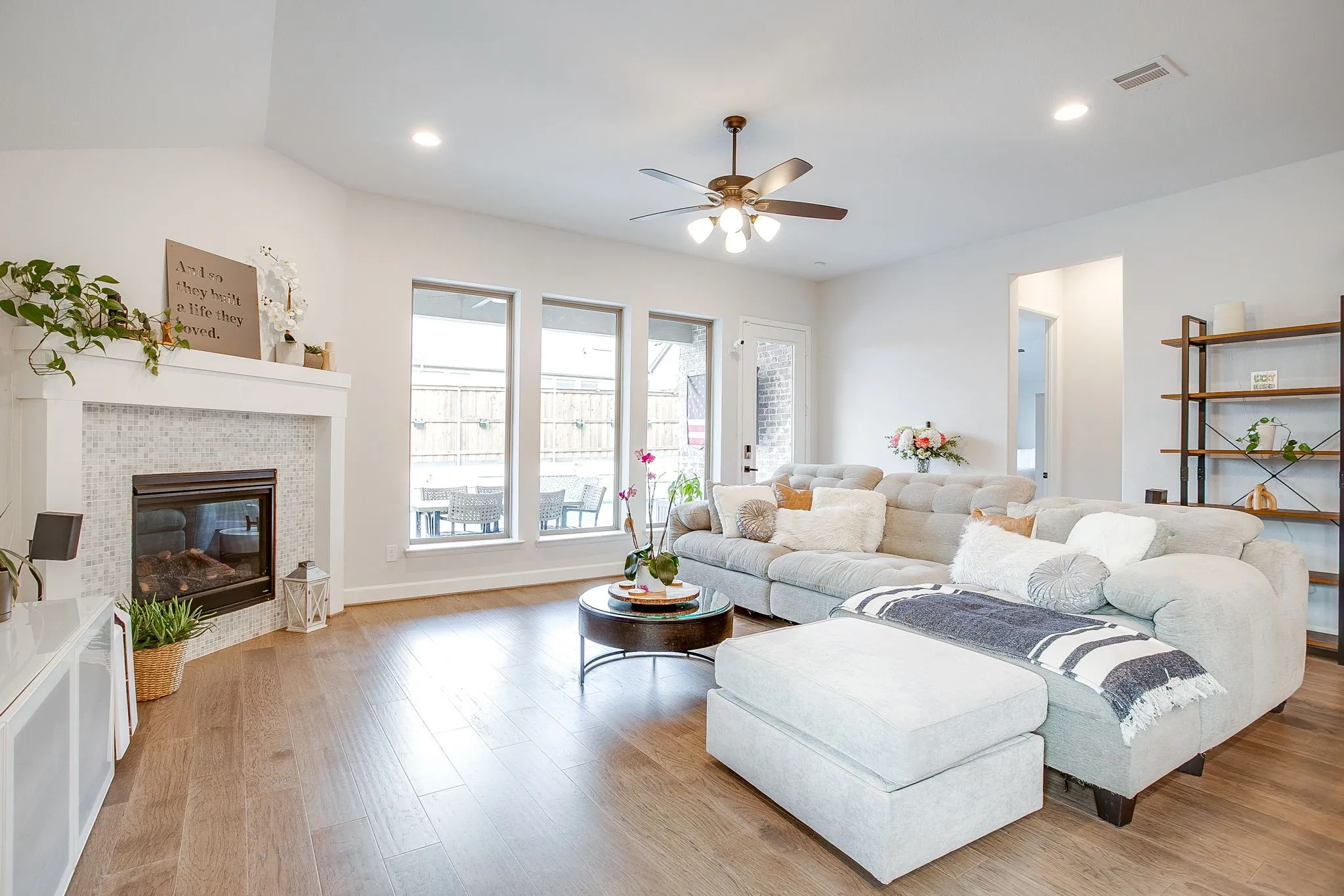 Single Family Residence For Sale in Tarrant County , 5736 Lake Jackson Drive, Fort Worth, Texas 76126, 4 Bedroom, 4 Bathroom, 3 Garage spaces, 2,694 Sqft, built in 2021, mls#21407548, Real Estate Agent in Fort Worth, Homes For Sale in Tarrant county, Homes For Sale in Fort Worth, Realtor in Fort Worth Texas, Real Estate Brokerage Independent Realty Texas, Luminita Cordes Realtor