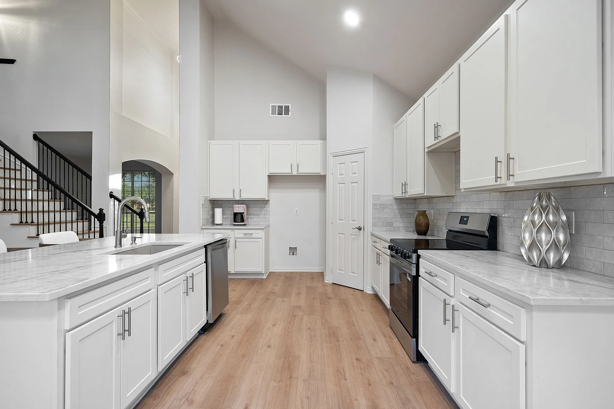 Beautiful Taj Mahal Quartz Countertops