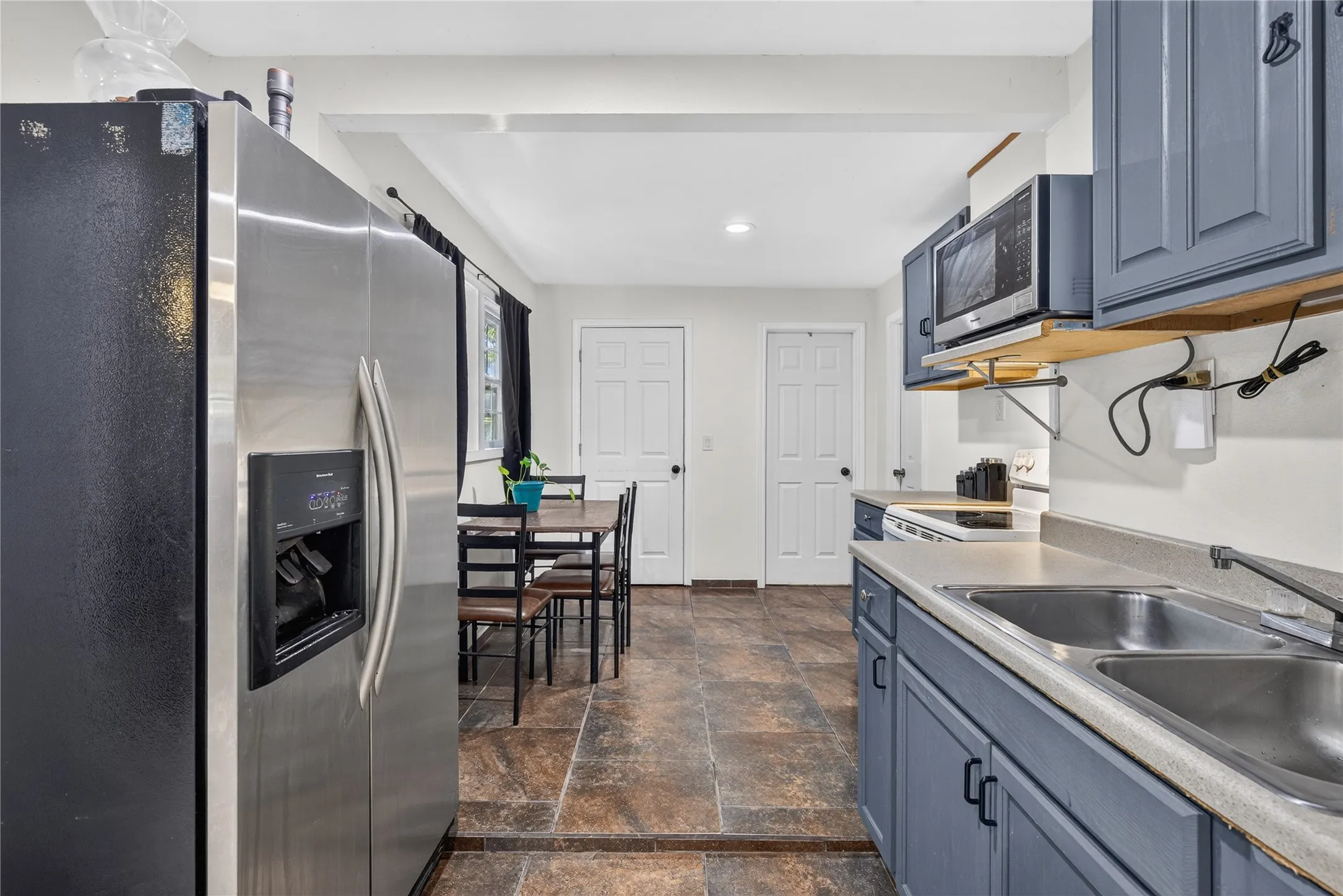 Single Family Residence For Sale in Henderson County , 139 Wedgewood Loop, Mabank, Texas 75156, 3 Bedroom, 2 Bathroom, Garage spaces, 1,600 Sqft, built in 2021, mls#21407555, Real Estate Agent in Mabank, Homes For Sale in Henderson county, Homes For Sale in Mabank, Realtor in Mabank Texas, Real Estate Brokerage Independent Realty Texas, Luminita Cordes Realtor