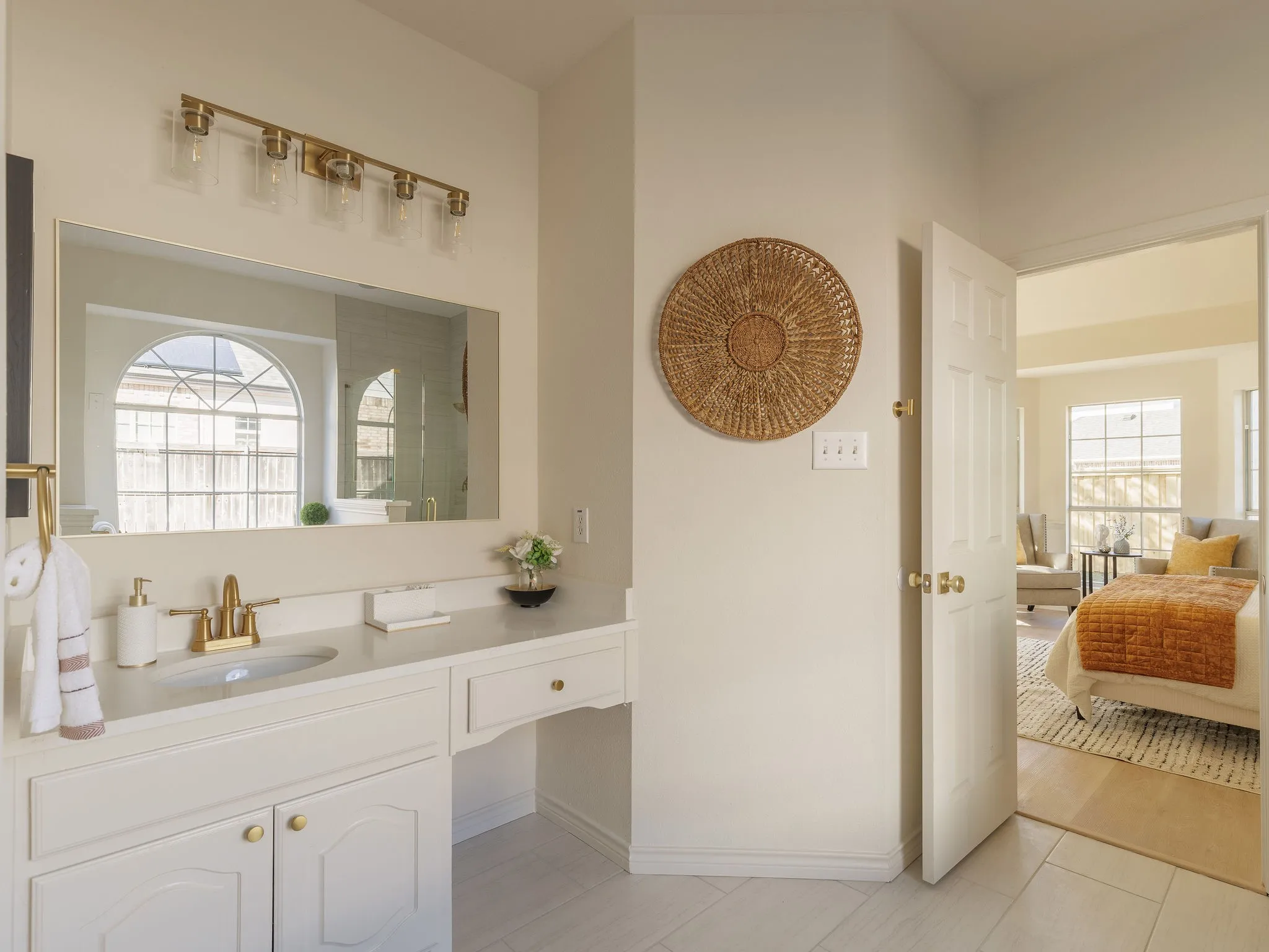 Single Family Residence For Sale in Tarrant County , 2807 Saint Maria Drive, Mansfield, Texas 76063, 4 Bedroom, 3 Bathroom, 2 Garage spaces, 2,671 Sqft, built in 2005, mls#21406654, Real Estate Agent in Mansfield, Homes For Sale in Tarrant county, Homes For Sale in Mansfield, Realtor in Mansfield Texas, Real Estate Brokerage Independent Realty Texas, Luminita Cordes Realtor