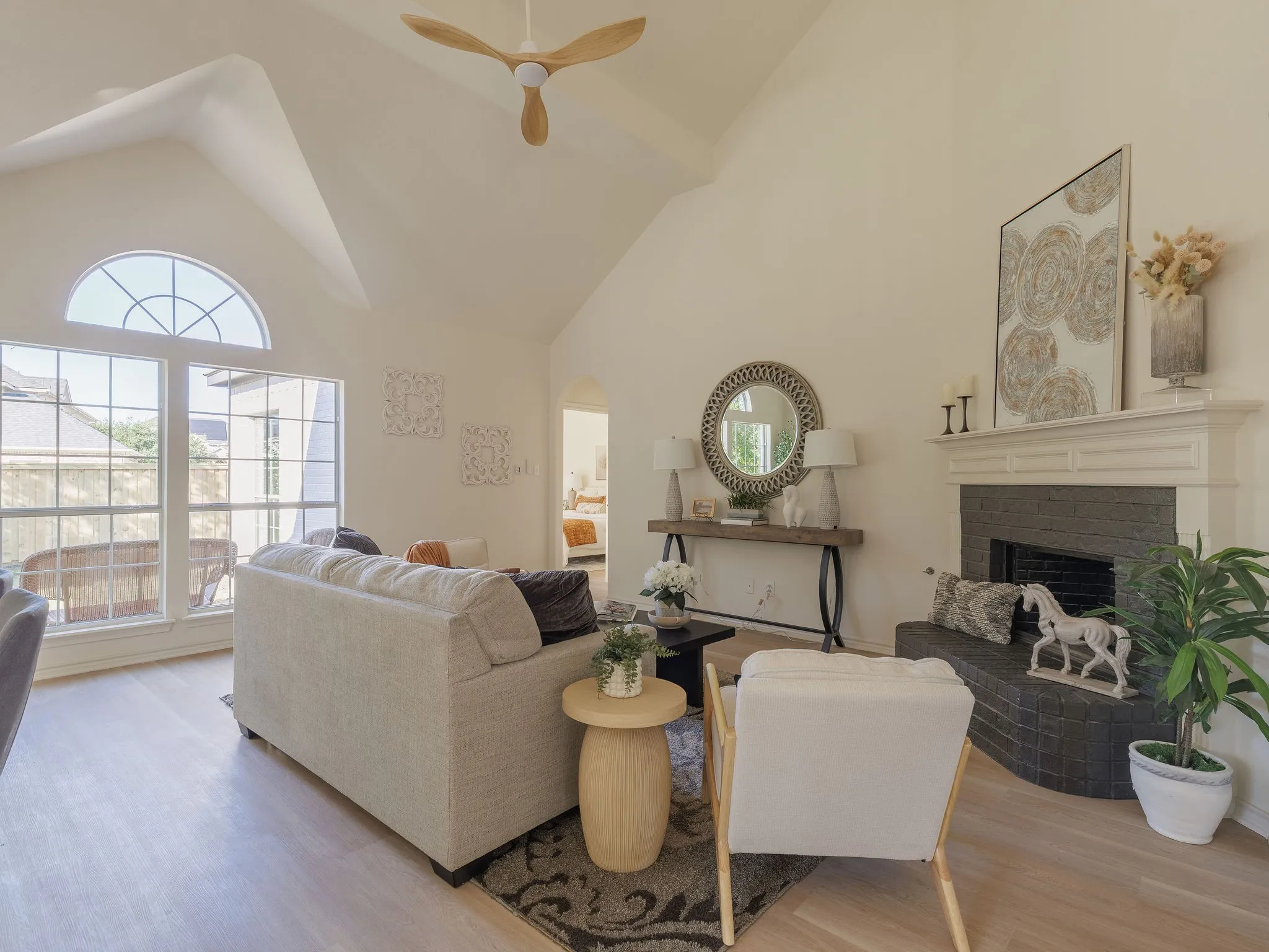 Single Family Residence For Sale in Tarrant County , 2807 Saint Maria Drive, Mansfield, Texas 76063, 4 Bedroom, 3 Bathroom, 2 Garage spaces, 2,671 Sqft, built in 2005, mls#21406654, Real Estate Agent in Mansfield, Homes For Sale in Tarrant county, Homes For Sale in Mansfield, Realtor in Mansfield Texas, Real Estate Brokerage Independent Realty Texas, Luminita Cordes Realtor