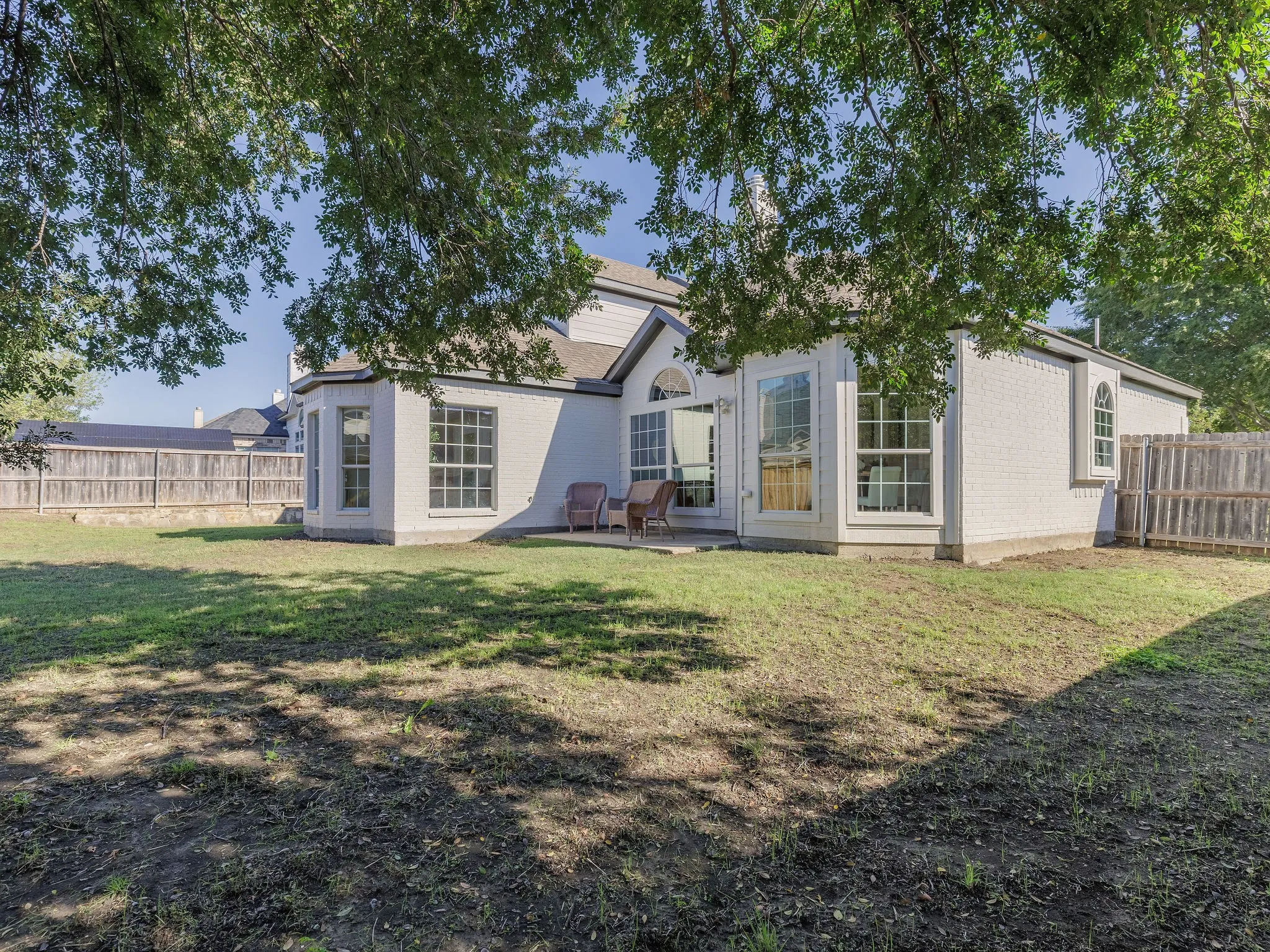 Single Family Residence For Sale in Tarrant County , 2807 Saint Maria Drive, Mansfield, Texas 76063, 4 Bedroom, 3 Bathroom, 2 Garage spaces, 2,671 Sqft, built in 2005, mls#21406654, Real Estate Agent in Mansfield, Homes For Sale in Tarrant county, Homes For Sale in Mansfield, Realtor in Mansfield Texas, Real Estate Brokerage Independent Realty Texas, Luminita Cordes Realtor