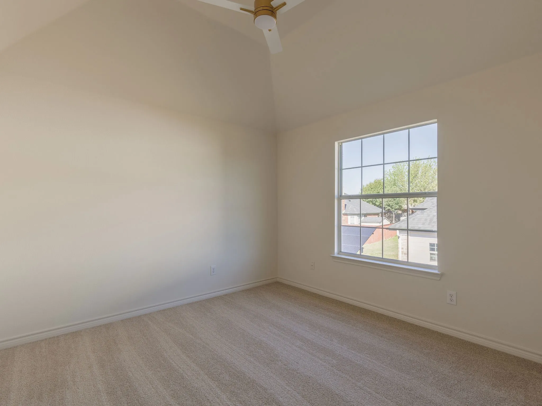 Single Family Residence For Sale in Tarrant County , 2807 Saint Maria Drive, Mansfield, Texas 76063, 4 Bedroom, 3 Bathroom, 2 Garage spaces, 2,671 Sqft, built in 2005, mls#21406654, Real Estate Agent in Mansfield, Homes For Sale in Tarrant county, Homes For Sale in Mansfield, Realtor in Mansfield Texas, Real Estate Brokerage Independent Realty Texas, Luminita Cordes Realtor