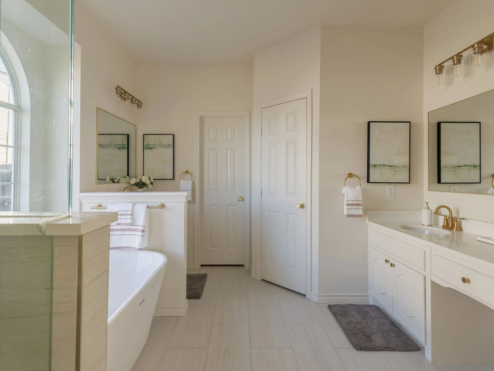 Single Family Residence For Sale in Tarrant County , 2807 Saint Maria Drive, Mansfield, Texas 76063, 4 Bedroom, 3 Bathroom, 2 Garage spaces, 2,671 Sqft, built in 2005, mls#21406654, Real Estate Agent in Mansfield, Homes For Sale in Tarrant county, Homes For Sale in Mansfield, Realtor in Mansfield Texas, Real Estate Brokerage Independent Realty Texas, Luminita Cordes Realtor