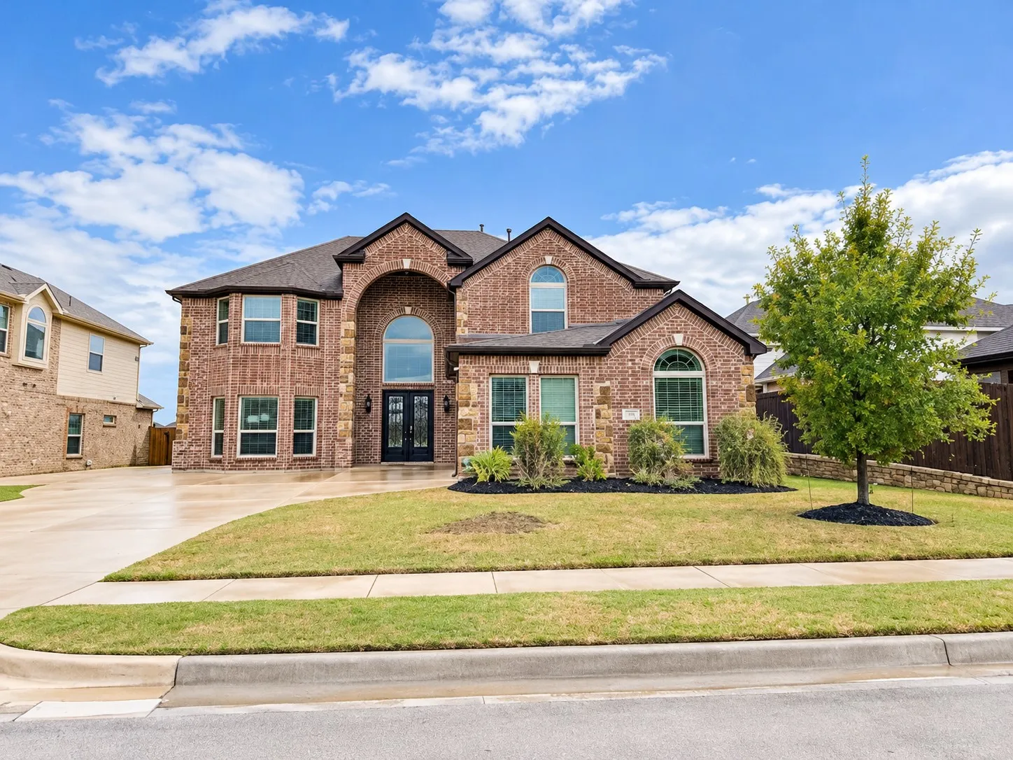 Single Family Residence For Sale in Tarrant County , 7139 Playa Norte Drive, Grand Prairie, Texas 75054, 5 Bedroom, 4 Bathroom, 3 Garage spaces, 4,578 Sqft, built in 2021, mls#21407694, Real Estate Agent in Grand Prairie, Homes For Sale in Tarrant county, Homes For Sale in Grand Prairie, Realtor in Grand Prairie Texas, Real Estate Brokerage Independent Realty Texas, Luminita Cordes Realtor
