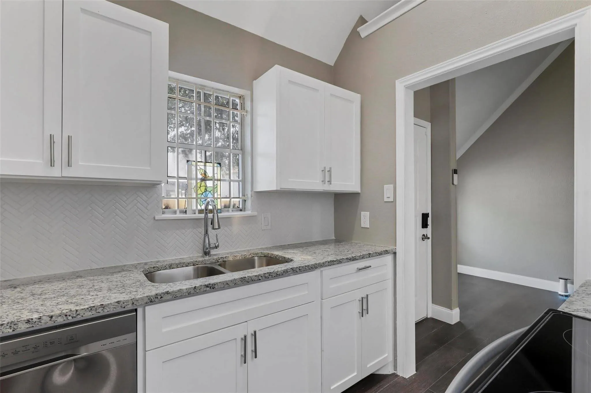 Townhouse For Sale in Tarrant County , 1448 Weiler Boulevard, Fort Worth, Texas 76112, 2 Bedroom, 2 Bathroom, Garage spaces, 954 Sqft, built in 1978, mls#21407702, Real Estate Agent in Fort Worth, Homes For Sale in Tarrant county, Homes For Sale in Fort Worth, Realtor in Fort Worth Texas, Real Estate Brokerage Independent Realty Texas, Luminita Cordes Realtor