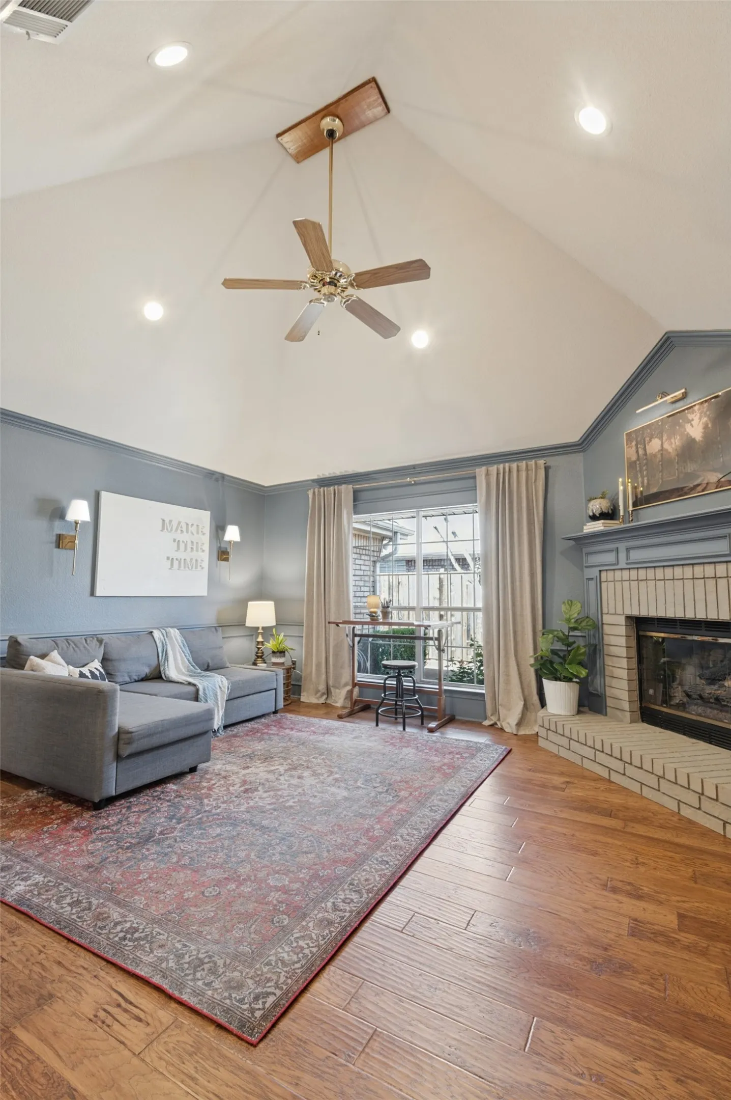 Single Family Residence For Sale in Tarrant County , 1500 Forest Meadows Court, Bedford, Texas 76021, 4 Bedroom, 3 Bathroom, 2 Garage spaces, 2,589 Sqft, built in 1991, mls#21407042, Real Estate Agent in Bedford, Homes For Sale in Tarrant county, Homes For Sale in Bedford, Realtor in Bedford Texas, Real Estate Brokerage Independent Realty Texas, Luminita Cordes Realtor