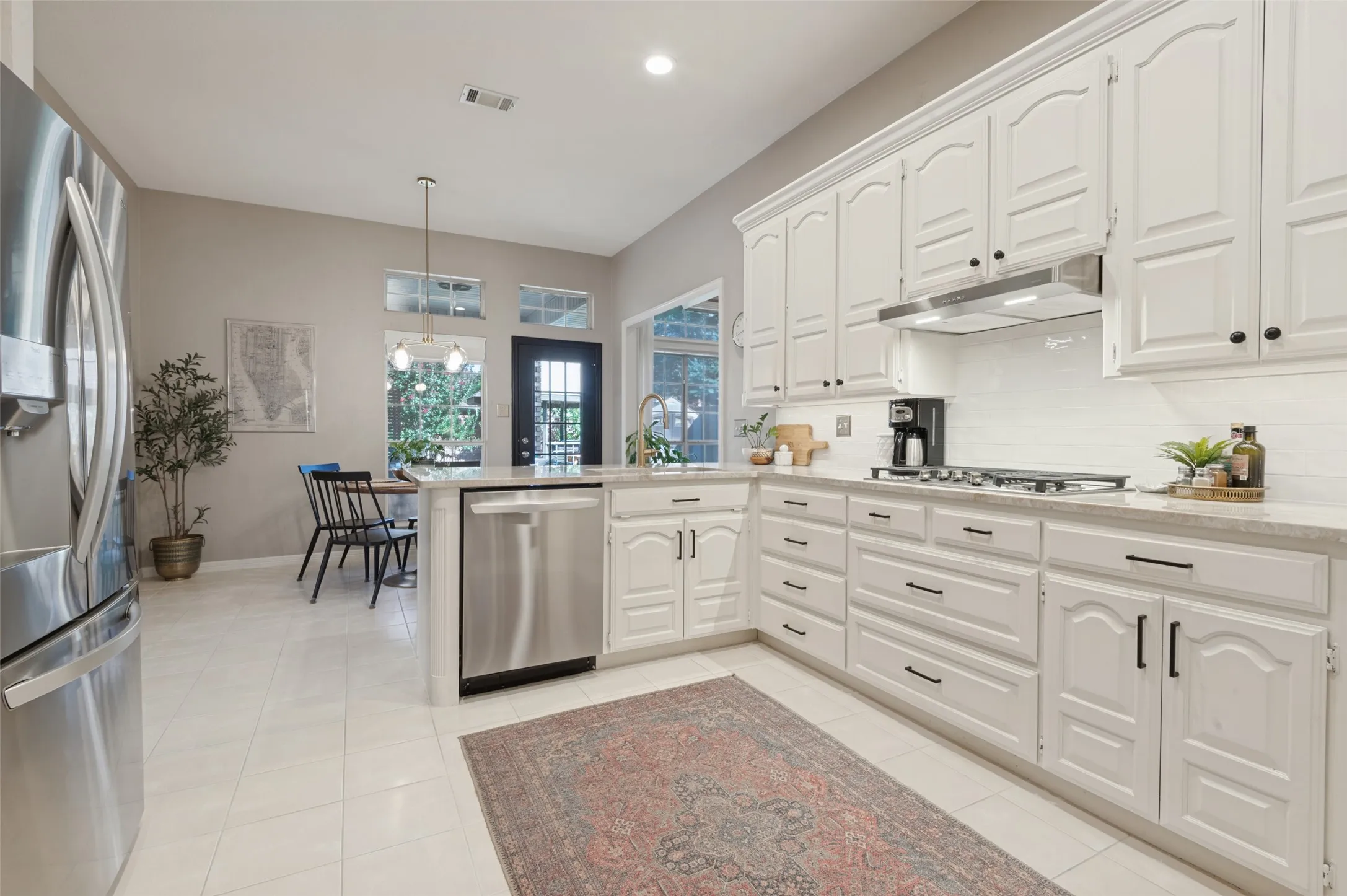 Single Family Residence For Sale in Tarrant County , 1500 Forest Meadows Court, Bedford, Texas 76021, 4 Bedroom, 3 Bathroom, 2 Garage spaces, 2,589 Sqft, built in 1991, mls#21407042, Real Estate Agent in Bedford, Homes For Sale in Tarrant county, Homes For Sale in Bedford, Realtor in Bedford Texas, Real Estate Brokerage Independent Realty Texas, Luminita Cordes Realtor