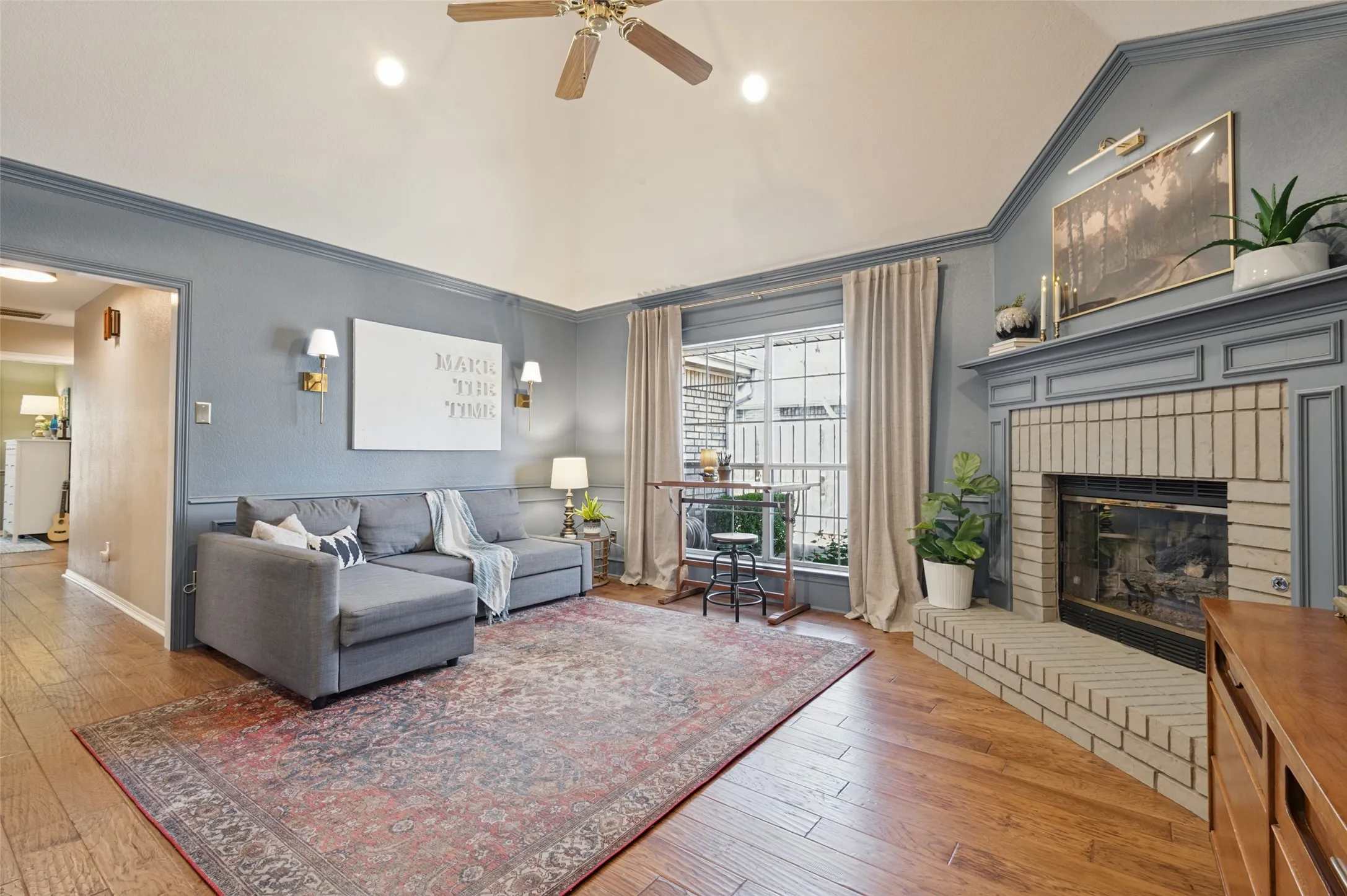 Single Family Residence For Sale in Tarrant County , 1500 Forest Meadows Court, Bedford, Texas 76021, 4 Bedroom, 3 Bathroom, 2 Garage spaces, 2,589 Sqft, built in 1991, mls#21407042, Real Estate Agent in Bedford, Homes For Sale in Tarrant county, Homes For Sale in Bedford, Realtor in Bedford Texas, Real Estate Brokerage Independent Realty Texas, Luminita Cordes Realtor