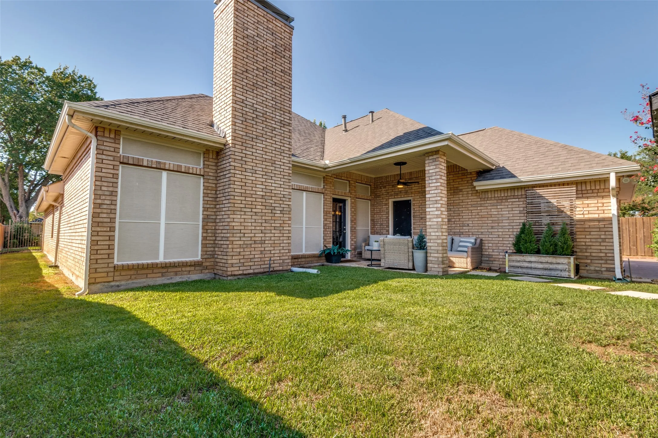 Single Family Residence For Sale in Tarrant County , 1500 Forest Meadows Court, Bedford, Texas 76021, 4 Bedroom, 3 Bathroom, 2 Garage spaces, 2,589 Sqft, built in 1991, mls#21407042, Real Estate Agent in Bedford, Homes For Sale in Tarrant county, Homes For Sale in Bedford, Realtor in Bedford Texas, Real Estate Brokerage Independent Realty Texas, Luminita Cordes Realtor