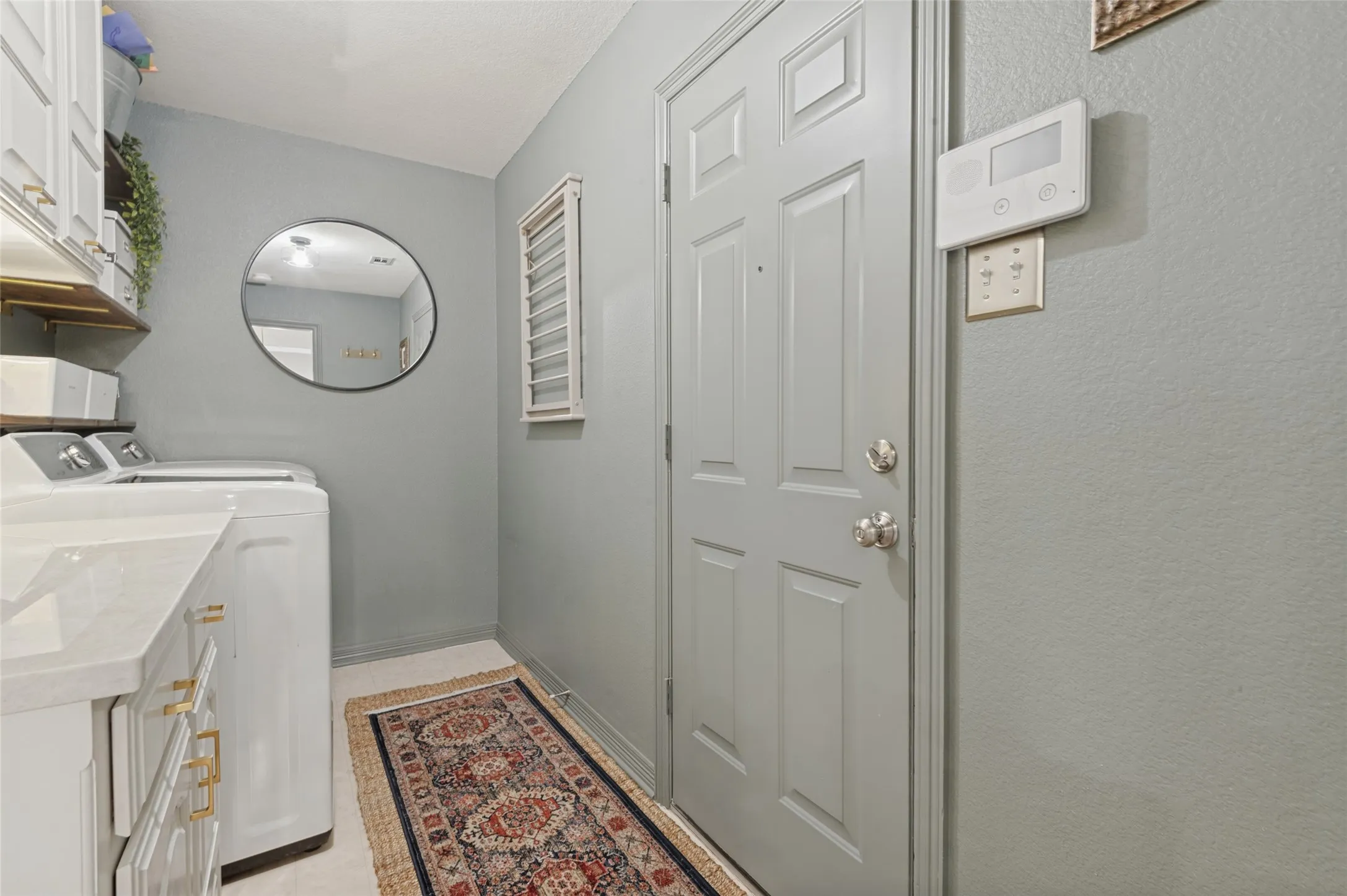 Single Family Residence For Sale in Tarrant County , 1500 Forest Meadows Court, Bedford, Texas 76021, 4 Bedroom, 3 Bathroom, 2 Garage spaces, 2,589 Sqft, built in 1991, mls#21407042, Real Estate Agent in Bedford, Homes For Sale in Tarrant county, Homes For Sale in Bedford, Realtor in Bedford Texas, Real Estate Brokerage Independent Realty Texas, Luminita Cordes Realtor
