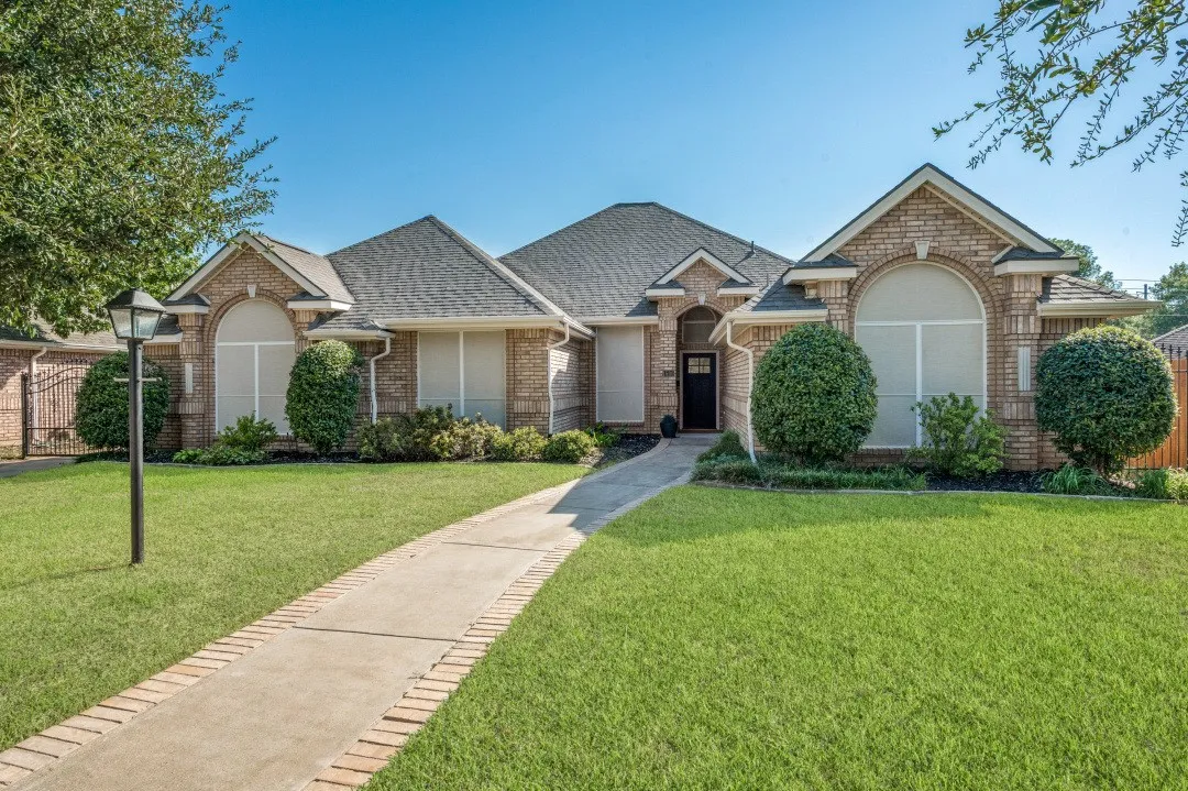 Single Family Residence For Sale