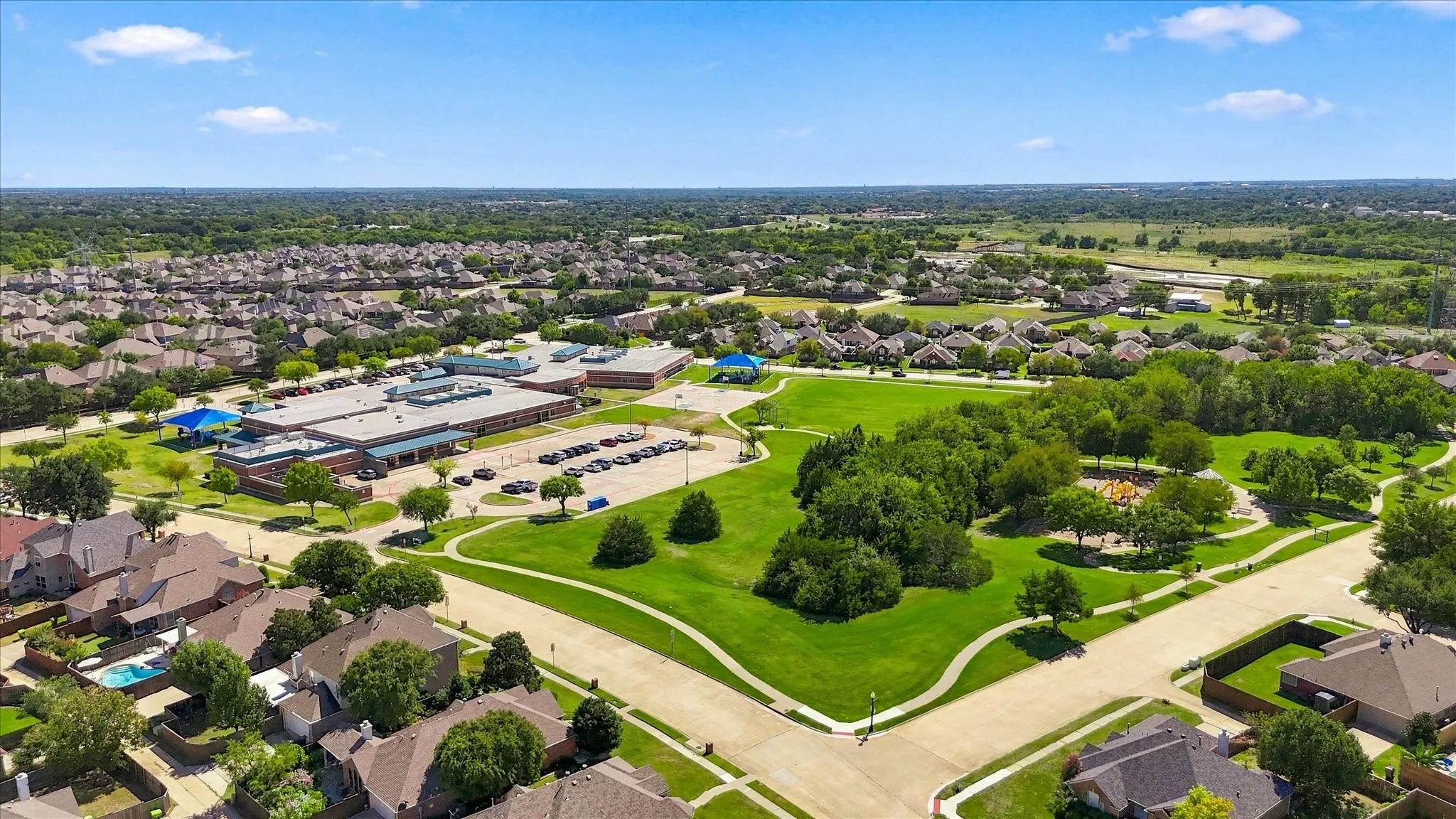 Single Family Residence For Sale in Collin County , 3316 Stone Glen Drive, Plano, Texas 75074, 4 Bedroom, 3 Bathroom, 2 Garage spaces, 3,094 Sqft, built in 1999, mls#21405465, Real Estate Agent in Plano, Homes For Sale in Collin county, Homes For Sale in Plano, Realtor in Plano Texas, Real Estate Brokerage Independent Realty Texas, Luminita Cordes Realtor