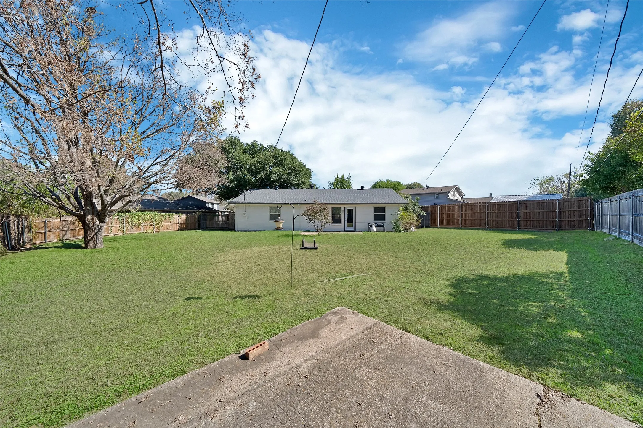 Single Family Residence For Sale in Tarrant County , 6709 Johnnie Court, Watauga, Texas 76148, 3 Bedroom, 2 Bathroom, 2 Garage spaces, 1,106 Sqft, built in 1984, mls#21406926, Real Estate Agent in Watauga, Homes For Sale in Tarrant county, Homes For Sale in Watauga, Realtor in Watauga Texas, Real Estate Brokerage Independent Realty Texas, Luminita Cordes Realtor