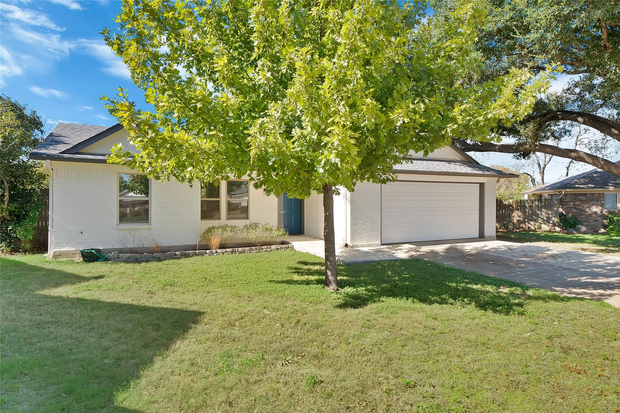 Single Family Residence For Sale in Tarrant County , 6709 Johnnie Court, Watauga, Texas 76148, 3 Bedroom, 2 Bathroom, 2 Garage spaces, 1,106 Sqft, built in 1984, mls#21406926, Real Estate Agent in Watauga, Homes For Sale in Tarrant county, Homes For Sale in Watauga, Realtor in Watauga Texas, Real Estate Brokerage Independent Realty Texas, Luminita Cordes Realtor