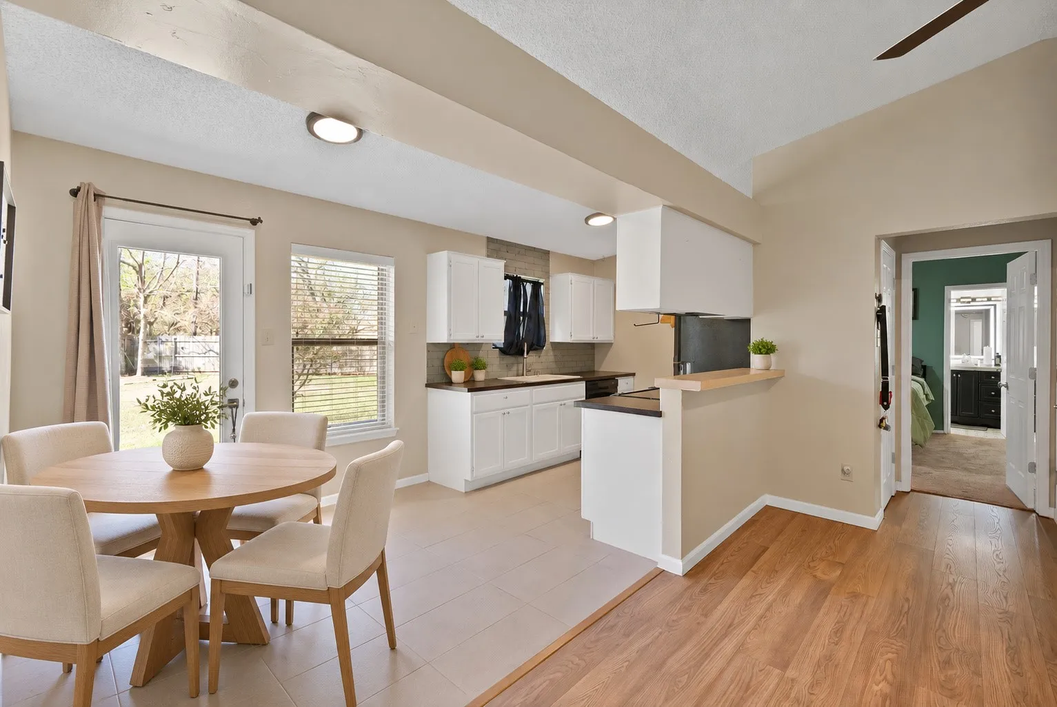 Single Family Residence For Sale in Tarrant County , 6709 Johnnie Court, Watauga, Texas 76148, 3 Bedroom, 2 Bathroom, 2 Garage spaces, 1,106 Sqft, built in 1984, mls#21406926, Real Estate Agent in Watauga, Homes For Sale in Tarrant county, Homes For Sale in Watauga, Realtor in Watauga Texas, Real Estate Brokerage Independent Realty Texas, Luminita Cordes Realtor