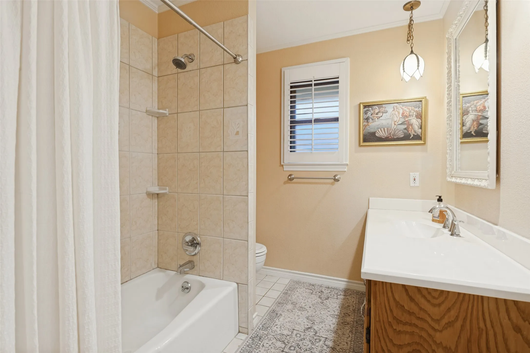 Single Family Residence For Sale in Tarrant County , 2403 Radcliffe Drive, Arlington, Texas 76012, 3 Bedroom, 2 Bathroom, 2 Garage spaces, 1,918 Sqft, built in 1977, mls#21407675, Real Estate Agent in Arlington, Homes For Sale in Tarrant county, Homes For Sale in Arlington, Realtor in Arlington Texas, Real Estate Brokerage Independent Realty Texas, Luminita Cordes Realtor