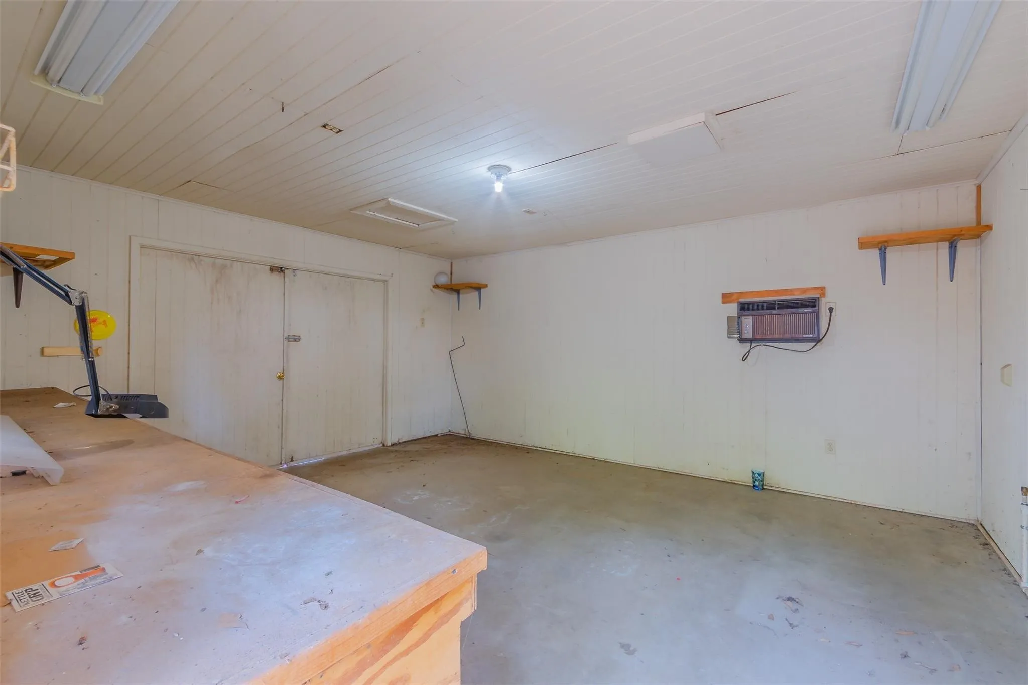 Single Family Residence For Sale in Tarrant County , 2403 Radcliffe Drive, Arlington, Texas 76012, 3 Bedroom, 2 Bathroom, 2 Garage spaces, 1,918 Sqft, built in 1977, mls#21407675, Real Estate Agent in Arlington, Homes For Sale in Tarrant county, Homes For Sale in Arlington, Realtor in Arlington Texas, Real Estate Brokerage Independent Realty Texas, Luminita Cordes Realtor