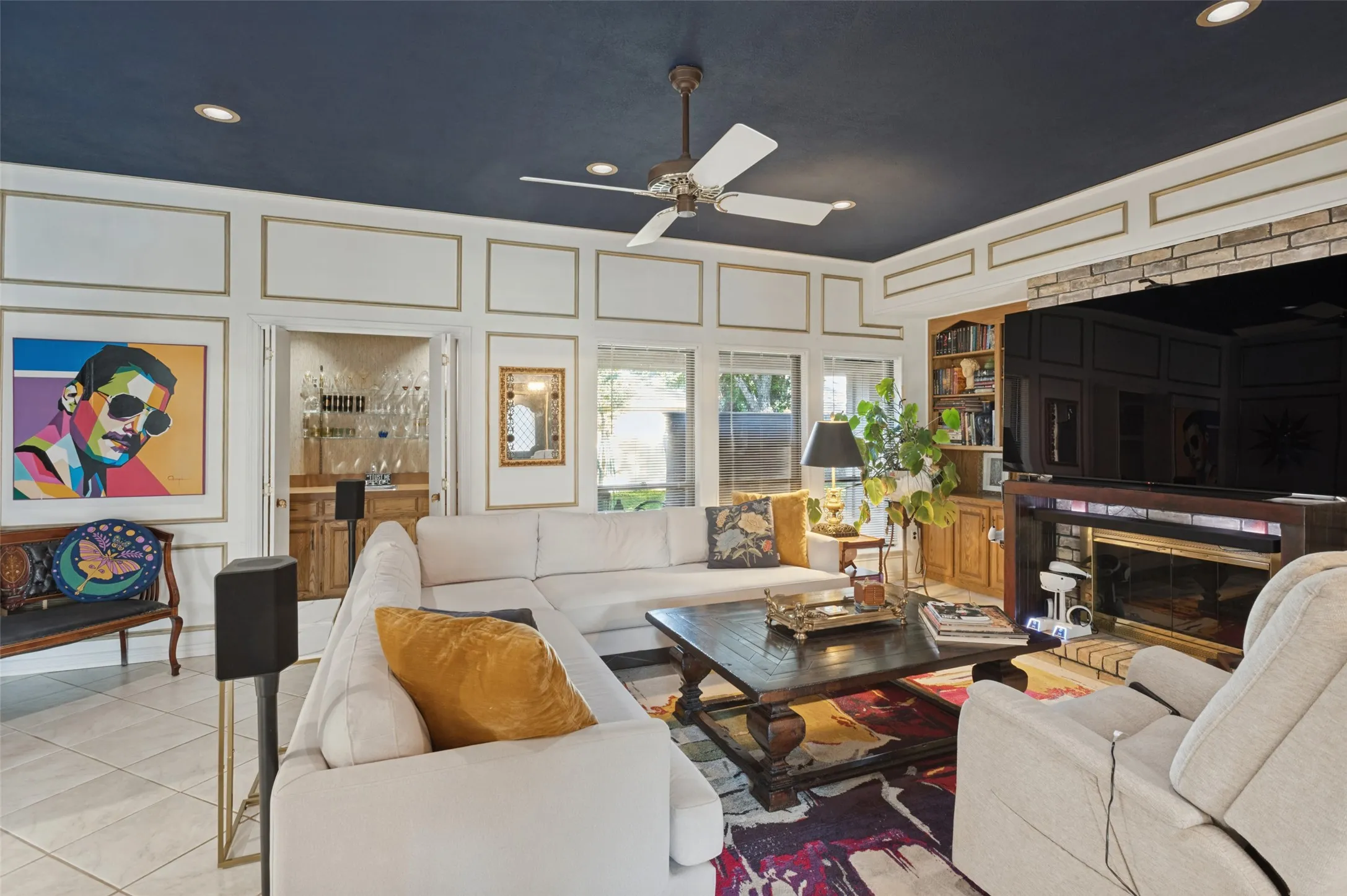 Single Family Residence For Sale in Tarrant County , 2403 Radcliffe Drive, Arlington, Texas 76012, 3 Bedroom, 2 Bathroom, 2 Garage spaces, 1,918 Sqft, built in 1977, mls#21407675, Real Estate Agent in Arlington, Homes For Sale in Tarrant county, Homes For Sale in Arlington, Realtor in Arlington Texas, Real Estate Brokerage Independent Realty Texas, Luminita Cordes Realtor