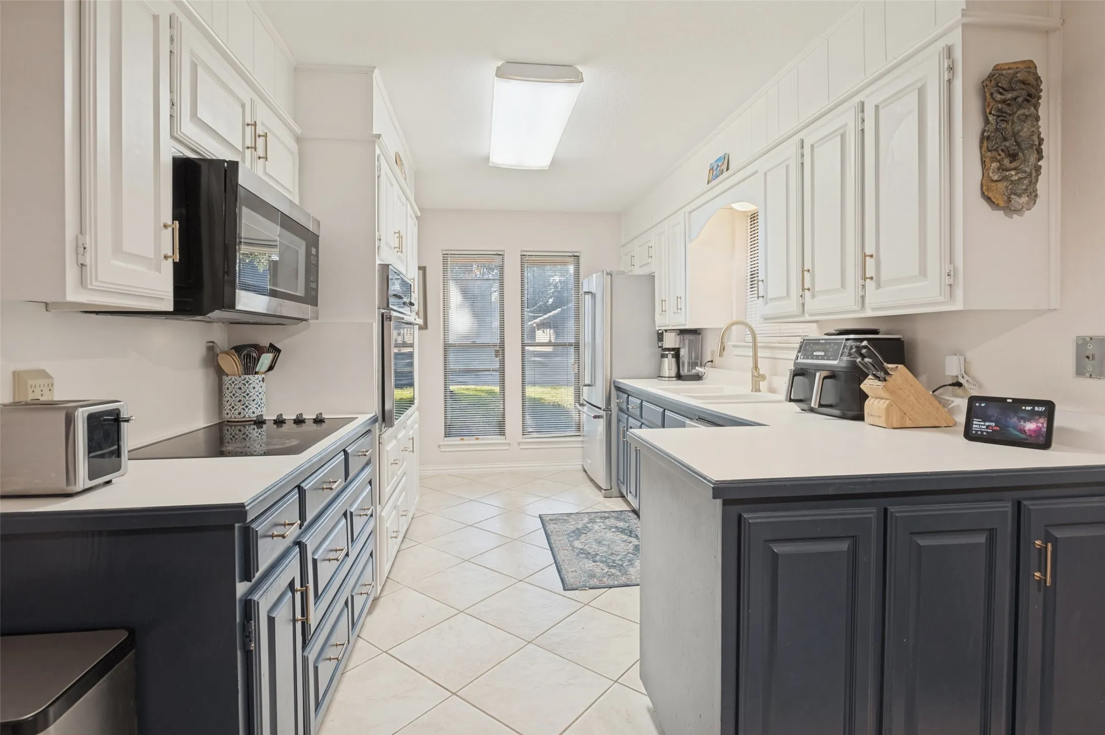 Single Family Residence For Sale in Tarrant County , 2403 Radcliffe Drive, Arlington, Texas 76012, 3 Bedroom, 2 Bathroom, 2 Garage spaces, 1,918 Sqft, built in 1977, mls#21407675, Real Estate Agent in Arlington, Homes For Sale in Tarrant county, Homes For Sale in Arlington, Realtor in Arlington Texas, Real Estate Brokerage Independent Realty Texas, Luminita Cordes Realtor