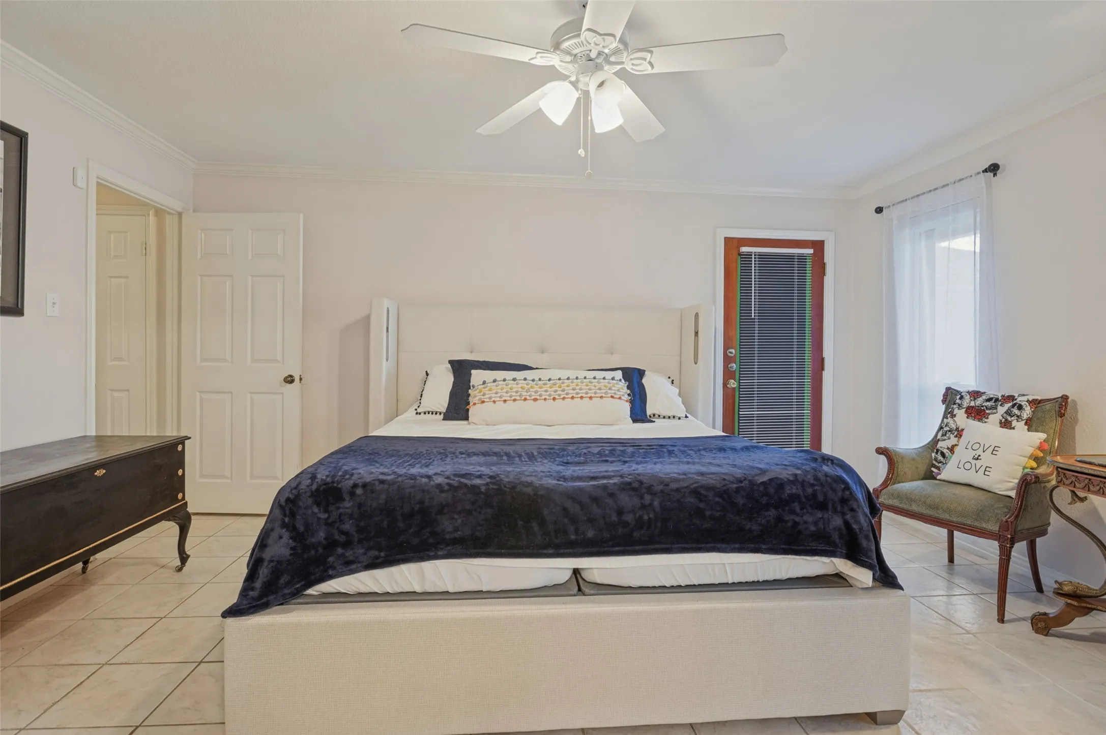 Single Family Residence For Sale in Tarrant County , 2403 Radcliffe Drive, Arlington, Texas 76012, 3 Bedroom, 2 Bathroom, 2 Garage spaces, 1,918 Sqft, built in 1977, mls#21407675, Real Estate Agent in Arlington, Homes For Sale in Tarrant county, Homes For Sale in Arlington, Realtor in Arlington Texas, Real Estate Brokerage Independent Realty Texas, Luminita Cordes Realtor