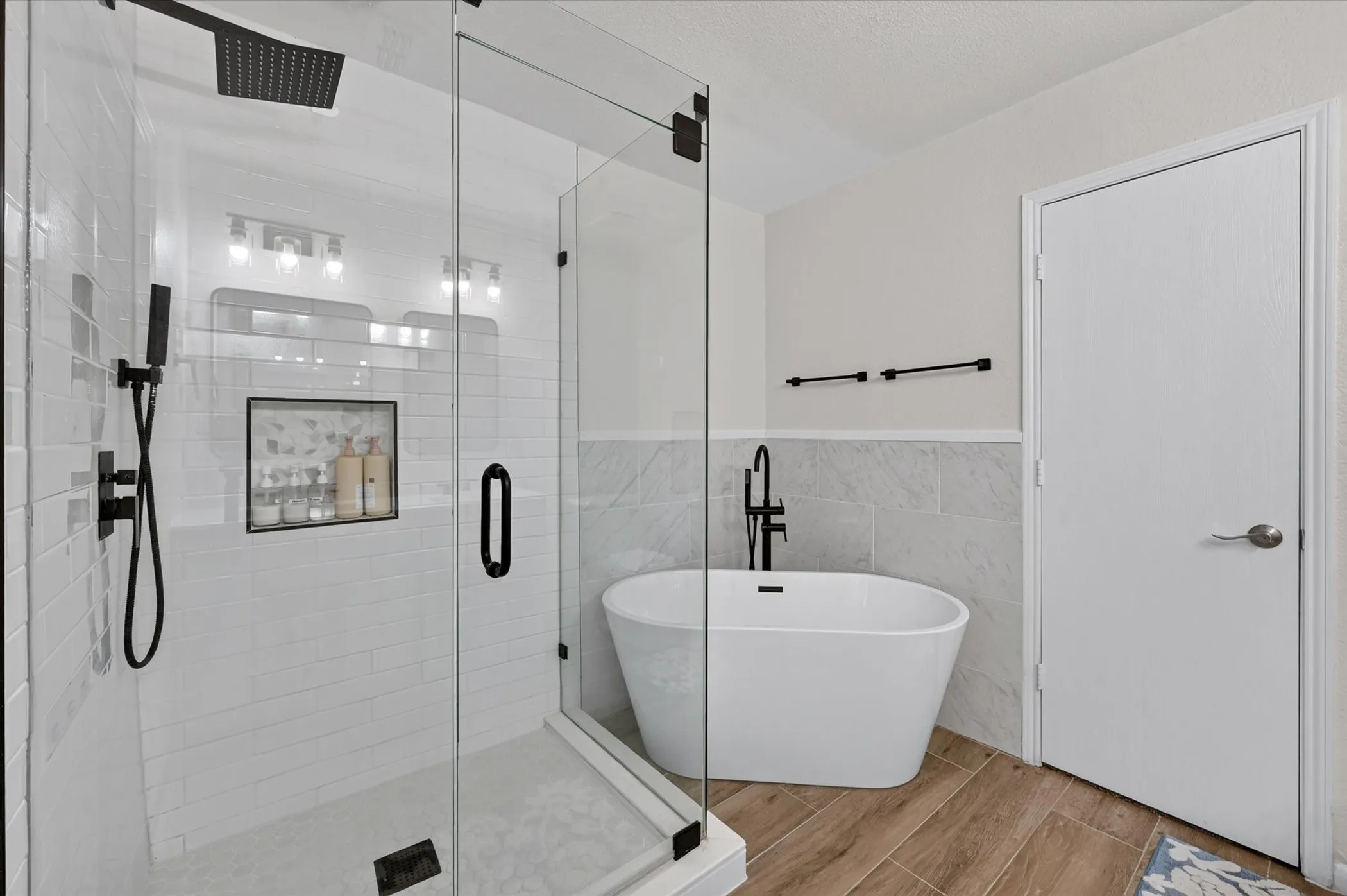 Single Family Residence For Sale in Denton County , 1005 Lake Trail Drive, Little Elm, Texas 75068, 3 Bedroom, 1 Bathroom, 2 Garage spaces, 1,687 Sqft, built in 2000, mls#21405370, Real Estate Agent in Little Elm, Homes For Sale in Denton county, Homes For Sale in Little Elm, Realtor in Little Elm Texas, Real Estate Brokerage Independent Realty Texas, Luminita Cordes Realtor