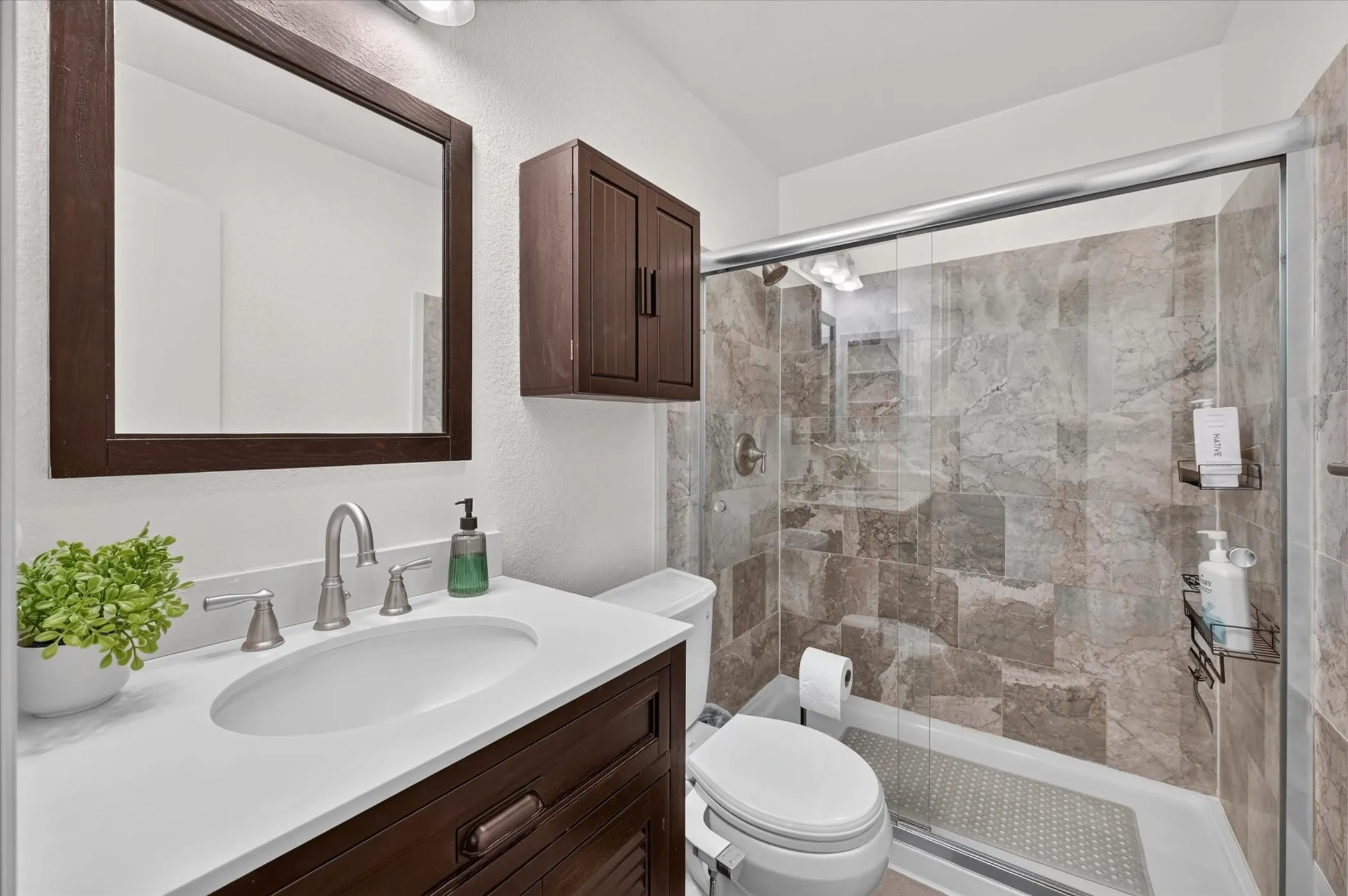 Single Family Residence For Sale in Denton County , 1005 Lake Trail Drive, Little Elm, Texas 75068, 3 Bedroom, 1 Bathroom, 2 Garage spaces, 1,687 Sqft, built in 2000, mls#21405370, Real Estate Agent in Little Elm, Homes For Sale in Denton county, Homes For Sale in Little Elm, Realtor in Little Elm Texas, Real Estate Brokerage Independent Realty Texas, Luminita Cordes Realtor