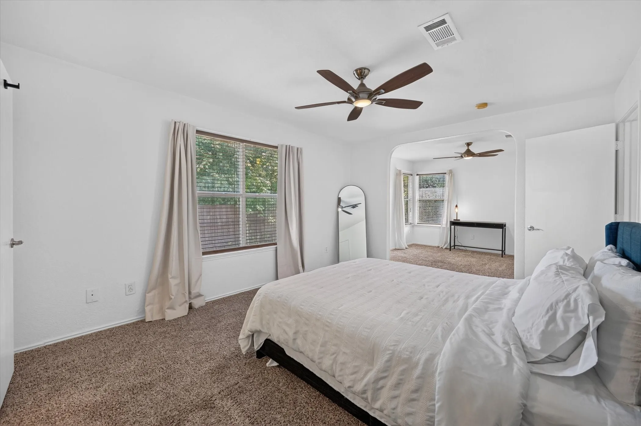 Single Family Residence For Sale in Denton County , 1005 Lake Trail Drive, Little Elm, Texas 75068, 3 Bedroom, 1 Bathroom, 2 Garage spaces, 1,687 Sqft, built in 2000, mls#21405370, Real Estate Agent in Little Elm, Homes For Sale in Denton county, Homes For Sale in Little Elm, Realtor in Little Elm Texas, Real Estate Brokerage Independent Realty Texas, Luminita Cordes Realtor