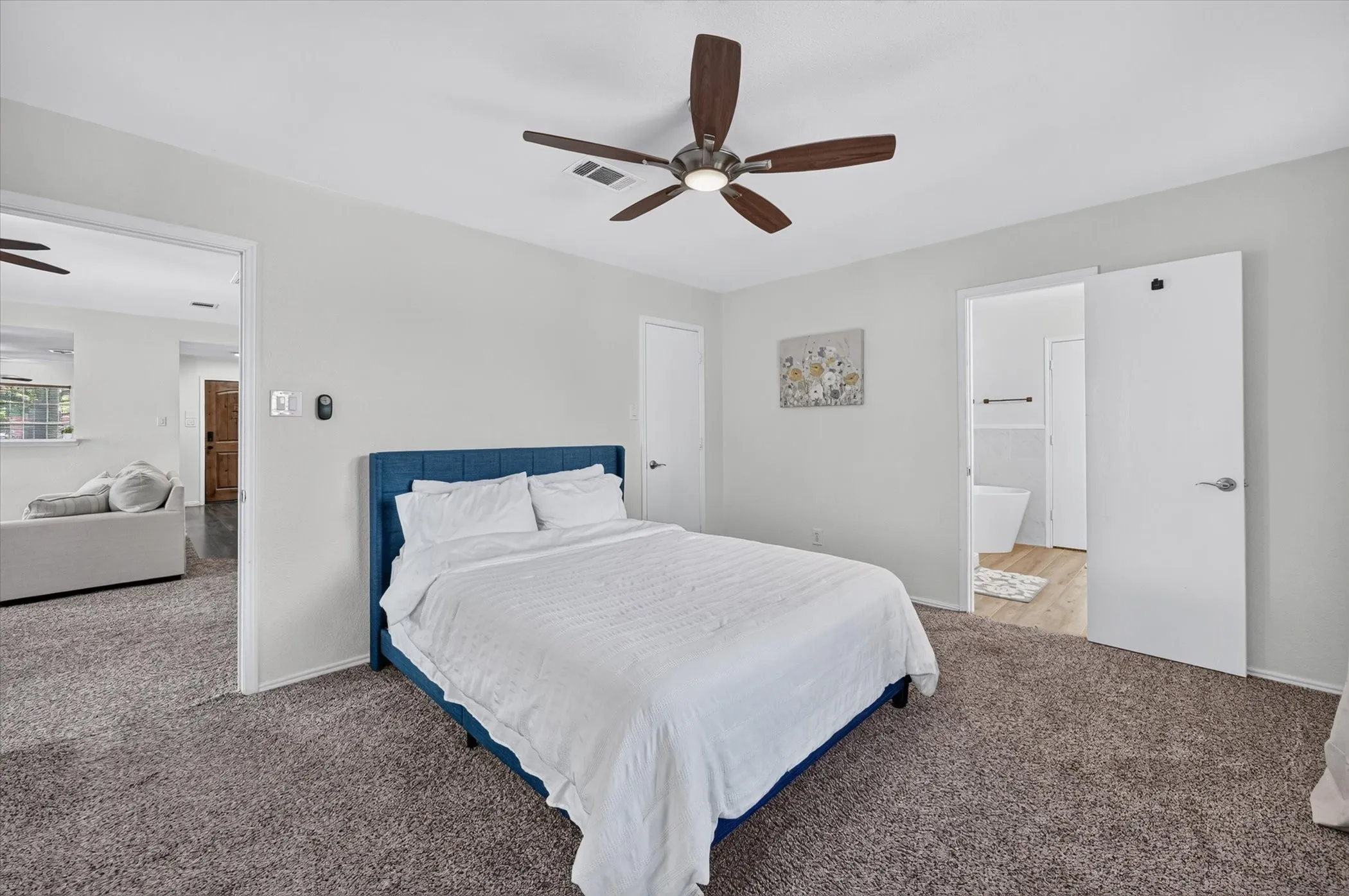 Single Family Residence For Sale in Denton County , 1005 Lake Trail Drive, Little Elm, Texas 75068, 3 Bedroom, 1 Bathroom, 2 Garage spaces, 1,687 Sqft, built in 2000, mls#21405370, Real Estate Agent in Little Elm, Homes For Sale in Denton county, Homes For Sale in Little Elm, Realtor in Little Elm Texas, Real Estate Brokerage Independent Realty Texas, Luminita Cordes Realtor