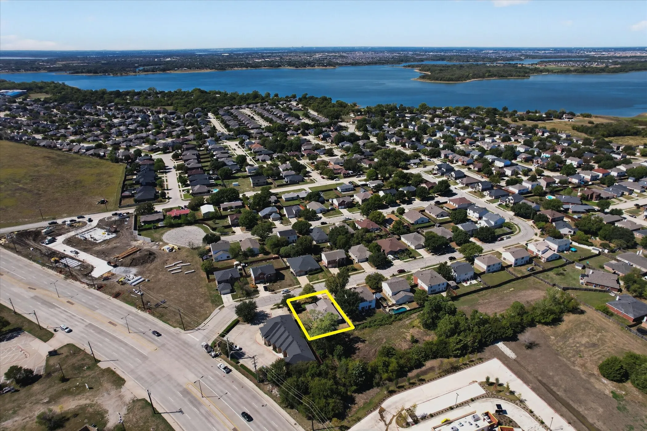 Single Family Residence For Sale in Denton County , 1005 Lake Trail Drive, Little Elm, Texas 75068, 3 Bedroom, 1 Bathroom, 2 Garage spaces, 1,687 Sqft, built in 2000, mls#21405370, Real Estate Agent in Little Elm, Homes For Sale in Denton county, Homes For Sale in Little Elm, Realtor in Little Elm Texas, Real Estate Brokerage Independent Realty Texas, Luminita Cordes Realtor