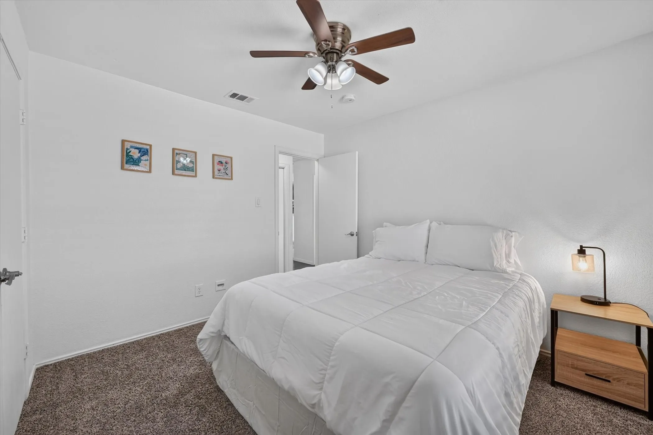 Single Family Residence For Sale in Denton County , 1005 Lake Trail Drive, Little Elm, Texas 75068, 3 Bedroom, 1 Bathroom, 2 Garage spaces, 1,687 Sqft, built in 2000, mls#21405370, Real Estate Agent in Little Elm, Homes For Sale in Denton county, Homes For Sale in Little Elm, Realtor in Little Elm Texas, Real Estate Brokerage Independent Realty Texas, Luminita Cordes Realtor