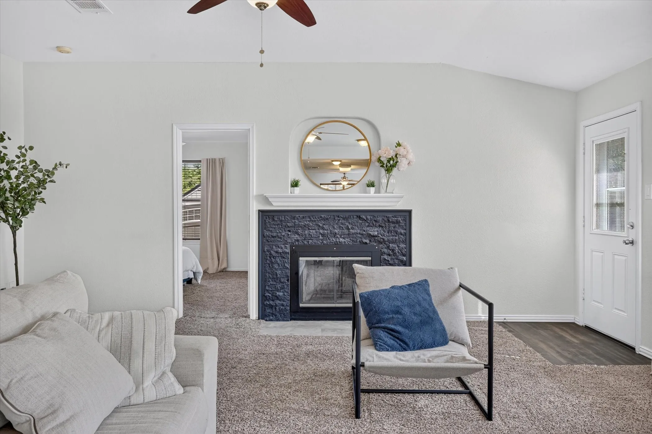 Single Family Residence For Sale in Denton County , 1005 Lake Trail Drive, Little Elm, Texas 75068, 3 Bedroom, 1 Bathroom, 2 Garage spaces, 1,687 Sqft, built in 2000, mls#21405370, Real Estate Agent in Little Elm, Homes For Sale in Denton county, Homes For Sale in Little Elm, Realtor in Little Elm Texas, Real Estate Brokerage Independent Realty Texas, Luminita Cordes Realtor
