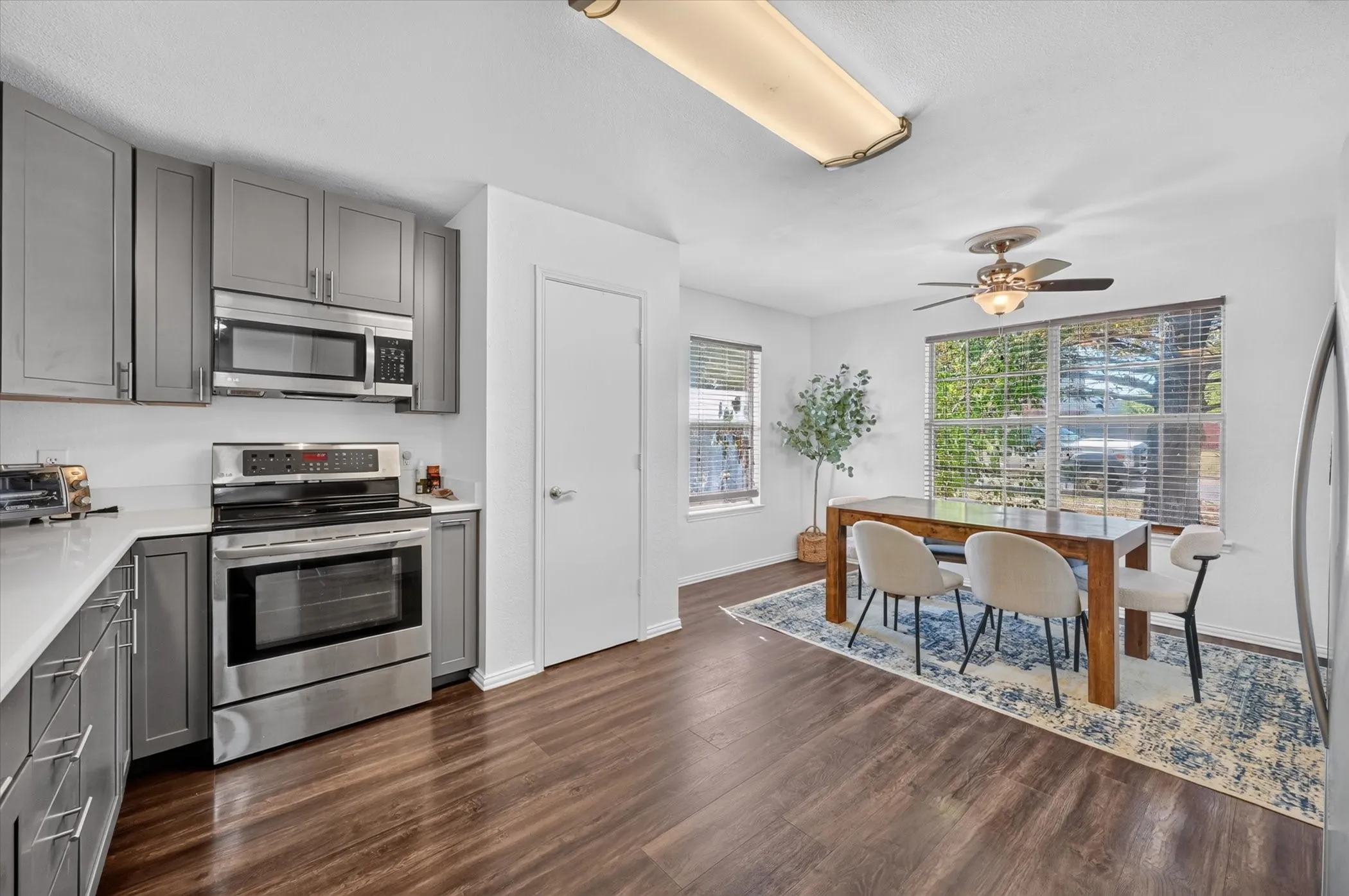 Single Family Residence For Sale in Denton County , 1005 Lake Trail Drive, Little Elm, Texas 75068, 3 Bedroom, 1 Bathroom, 2 Garage spaces, 1,687 Sqft, built in 2000, mls#21405370, Real Estate Agent in Little Elm, Homes For Sale in Denton county, Homes For Sale in Little Elm, Realtor in Little Elm Texas, Real Estate Brokerage Independent Realty Texas, Luminita Cordes Realtor