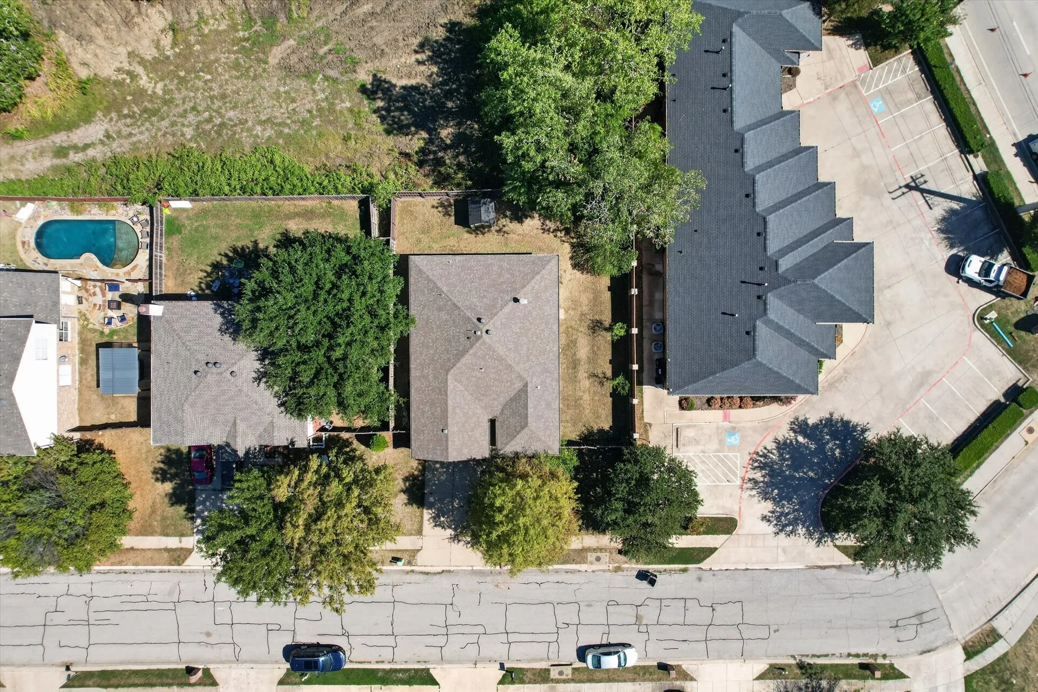 Single Family Residence For Sale in Denton County , 1005 Lake Trail Drive, Little Elm, Texas 75068, 3 Bedroom, 1 Bathroom, 2 Garage spaces, 1,687 Sqft, built in 2000, mls#21405370, Real Estate Agent in Little Elm, Homes For Sale in Denton county, Homes For Sale in Little Elm, Realtor in Little Elm Texas, Real Estate Brokerage Independent Realty Texas, Luminita Cordes Realtor