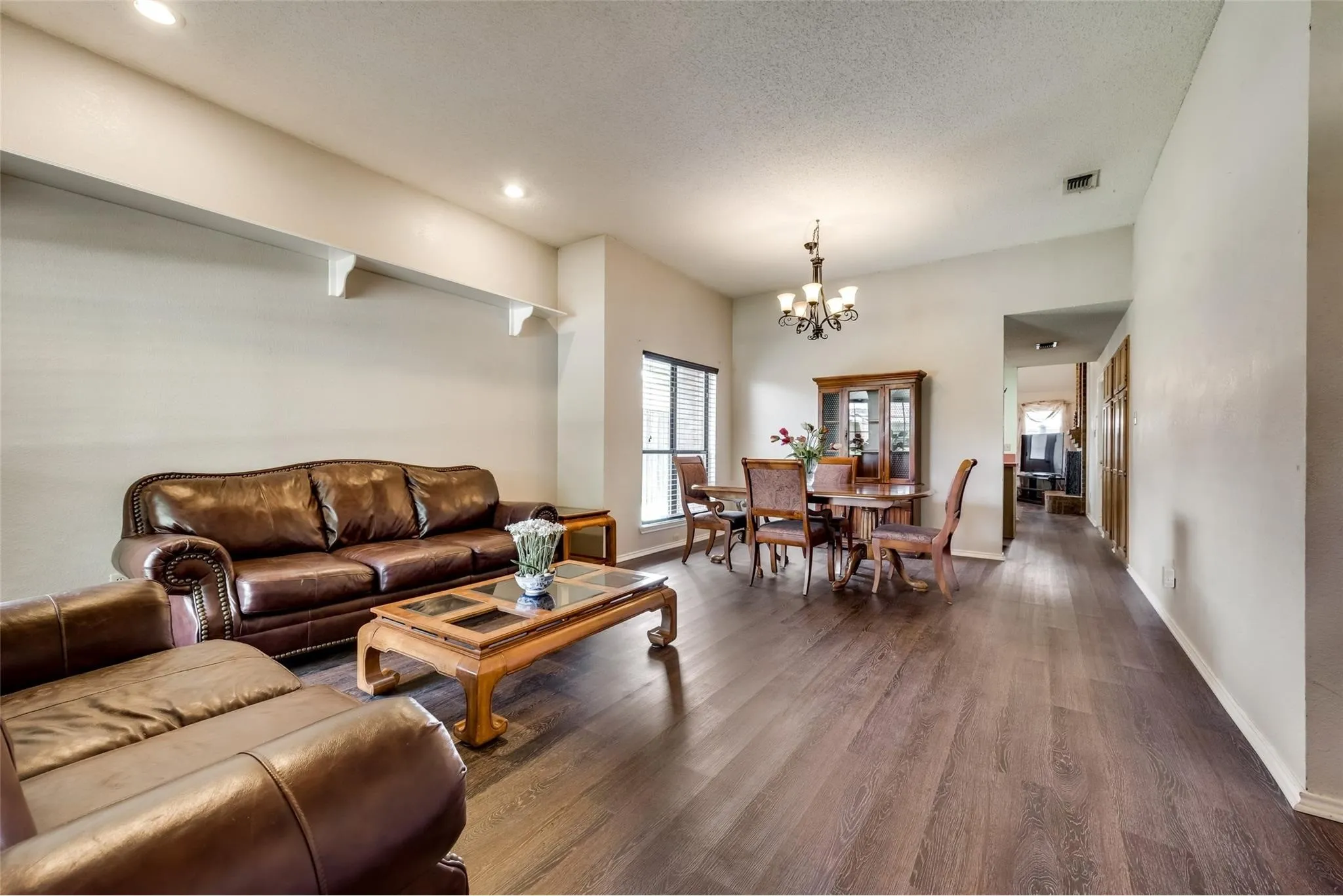 Single Family Residence For Rent in Dallas County , 2616 Widgeon Way, Mesquite, Texas 75181, 3 Bedroom, 2 Bathroom, 2 Garage spaces, 1,619 Sqft, built in 1988, mls#21407719, Real Estate Agent in Mesquite, Homes For Rent in Dallas county, Homes For Rent in Mesquite, Realtor in Mesquite Texas, Real Estate Brokerage Independent Realty Texas, Luminita Cordes Realtor