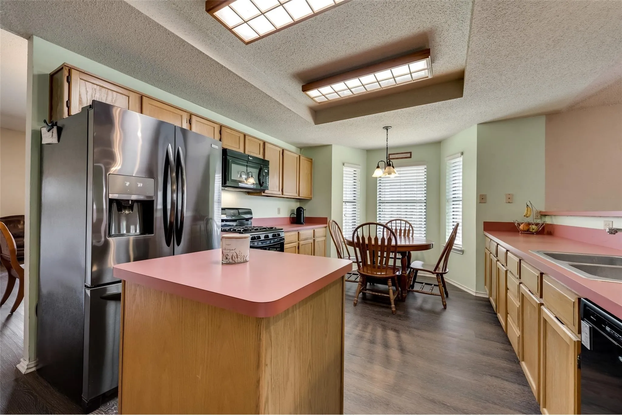 Single Family Residence For Rent in Dallas County , 2616 Widgeon Way, Mesquite, Texas 75181, 3 Bedroom, 2 Bathroom, 2 Garage spaces, 1,619 Sqft, built in 1988, mls#21407719, Real Estate Agent in Mesquite, Homes For Rent in Dallas county, Homes For Rent in Mesquite, Realtor in Mesquite Texas, Real Estate Brokerage Independent Realty Texas, Luminita Cordes Realtor