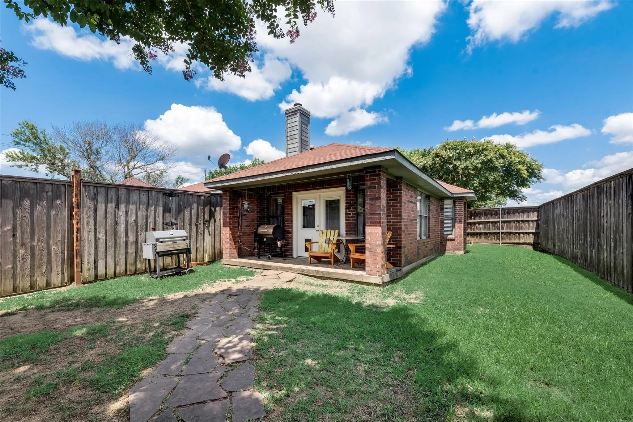 Single Family Residence For Rent