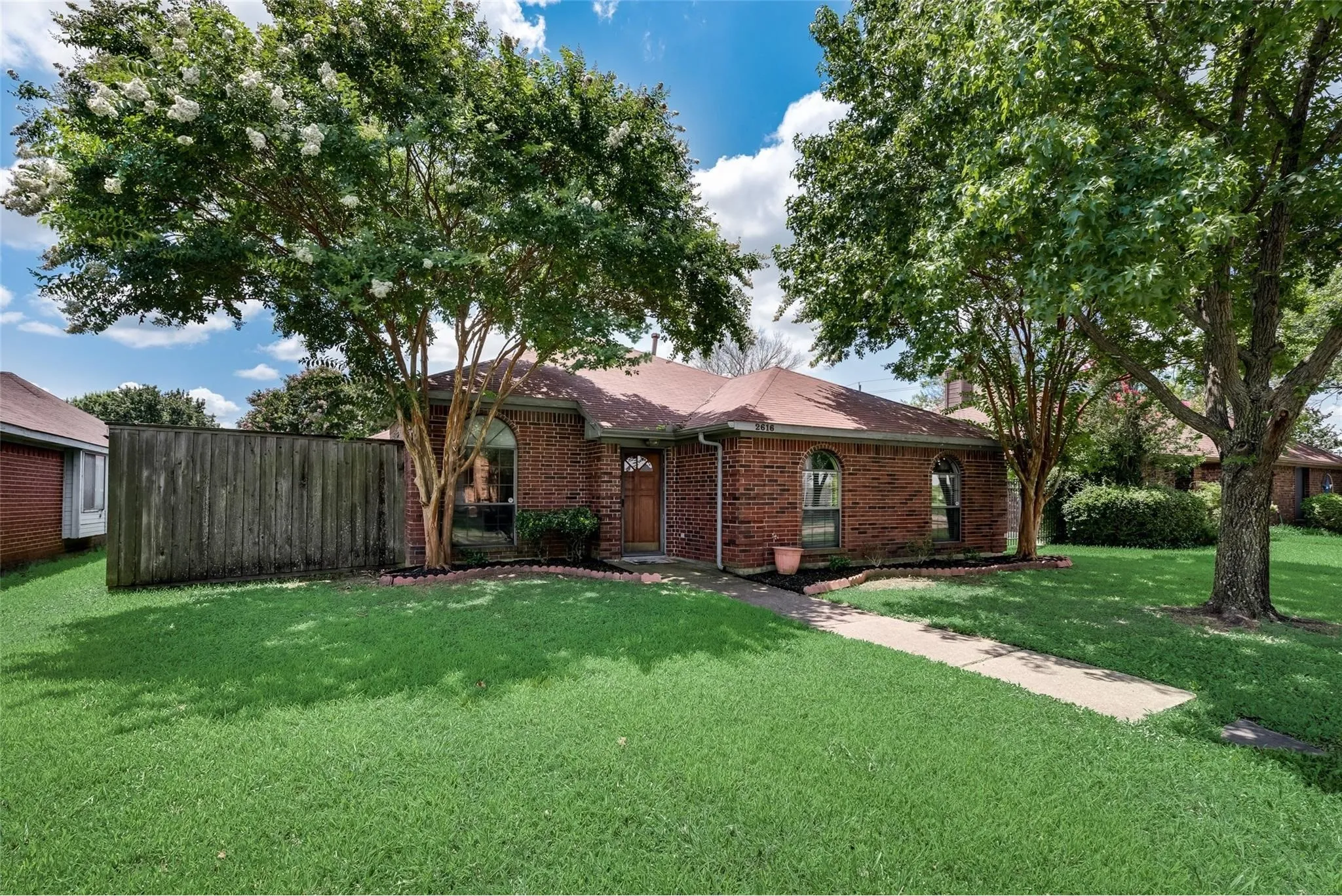 Single Family Residence For Rent in Dallas County , 2616 Widgeon Way, Mesquite, Texas 75181, 3 Bedroom, 2 Bathroom, 2 Garage spaces, 1,619 Sqft, built in 1988, mls#21407719, Real Estate Agent in Mesquite, Homes For Rent in Dallas county, Homes For Rent in Mesquite, Realtor in Mesquite Texas, Real Estate Brokerage Independent Realty Texas, Luminita Cordes Realtor