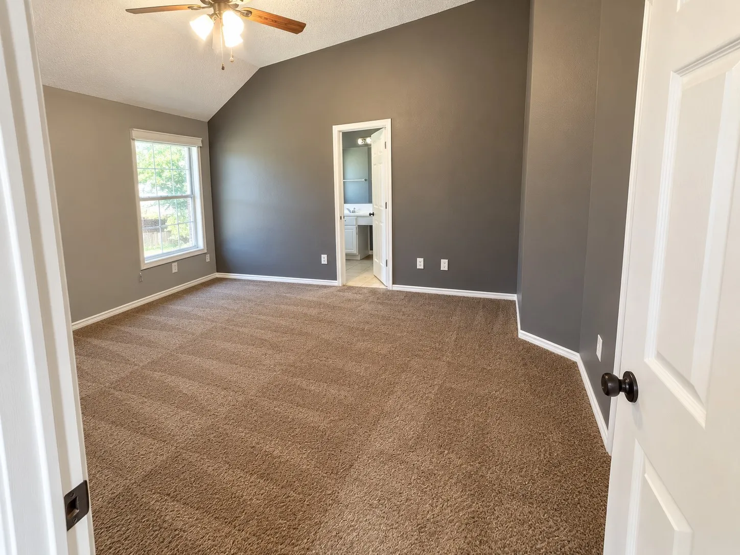 Single Family Residence For Rent in Tarrant County , 5634 Indian Hill Drive, Arlington, Texas 76018, 3 Bedroom, 2 Bathroom, 2 Garage spaces, 2,132 Sqft, built in 1997, mls#21407721, Real Estate Agent in Arlington, Homes For Rent in Tarrant county, Homes For Rent in Arlington, Realtor in Arlington Texas, Real Estate Brokerage Independent Realty Texas, Luminita Cordes Realtor